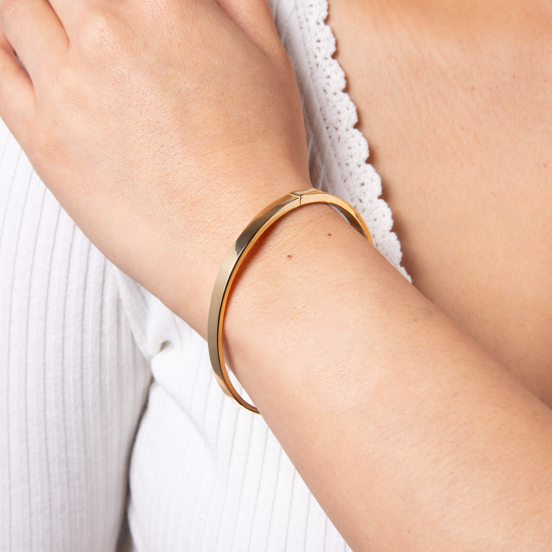 Plain Hinged Bangle