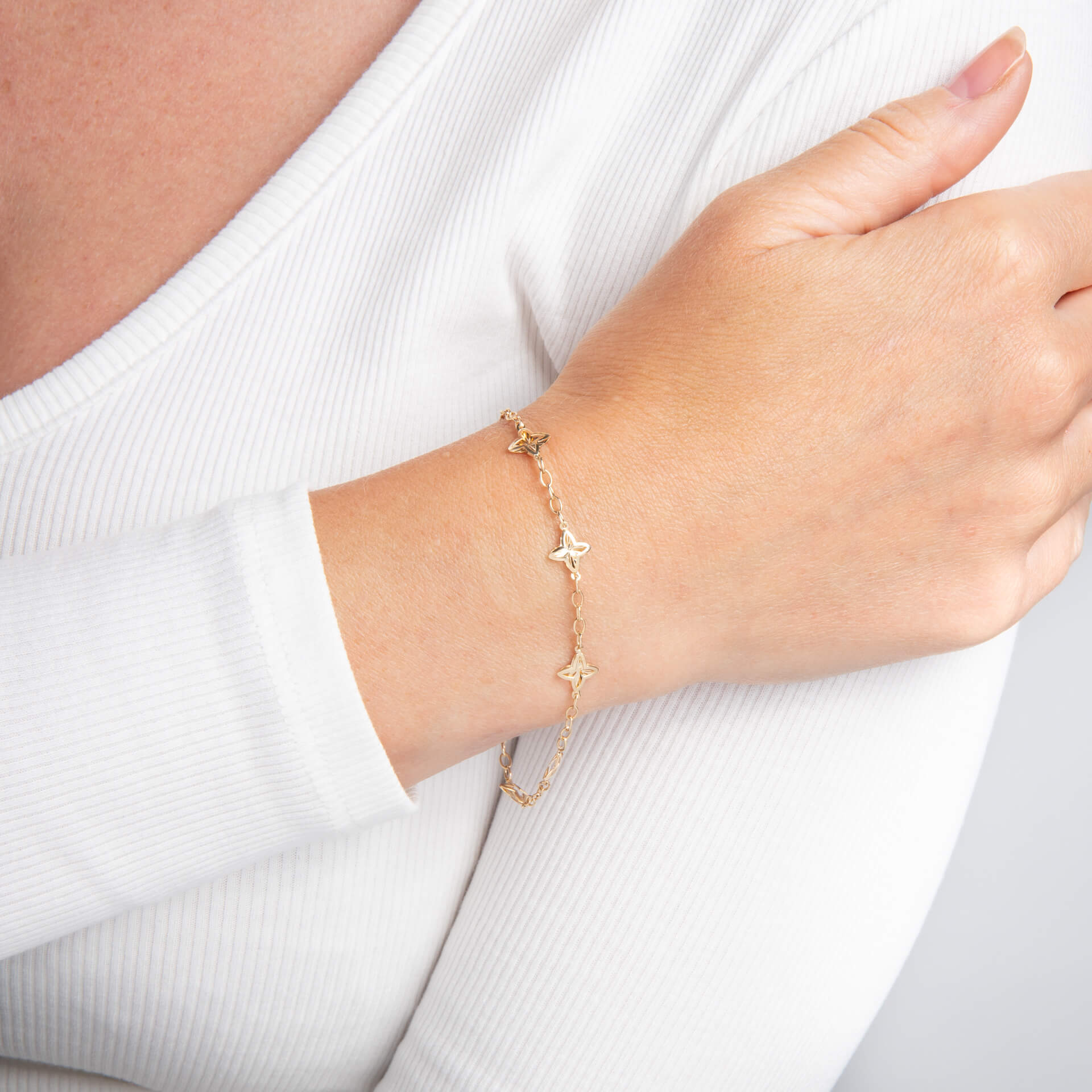 Textured Flower Station Bracelet