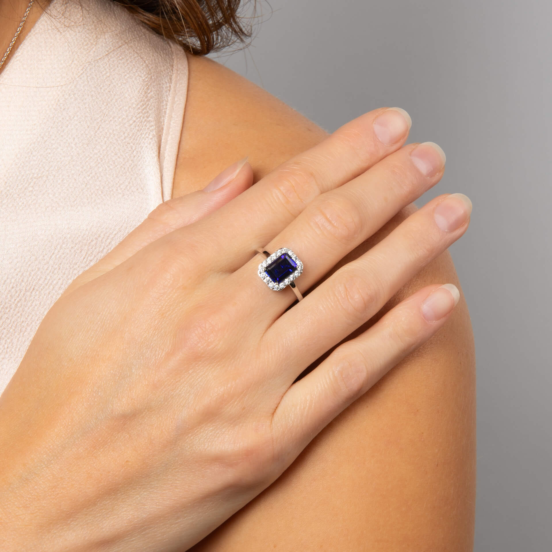 Geometric Halo Ring