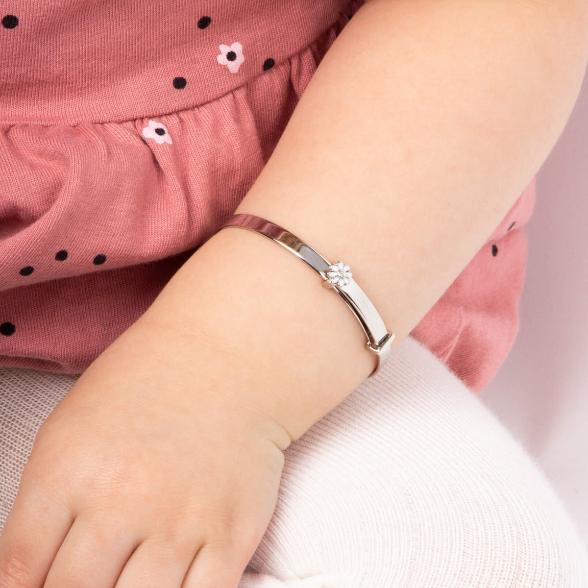 Enamel Daisy Expanding Bangle with Diamond