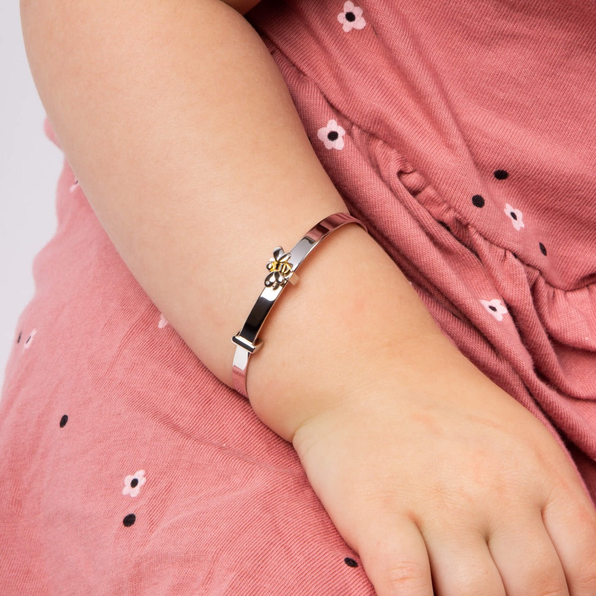Enamel Bee Expanding Bangle with Diamond