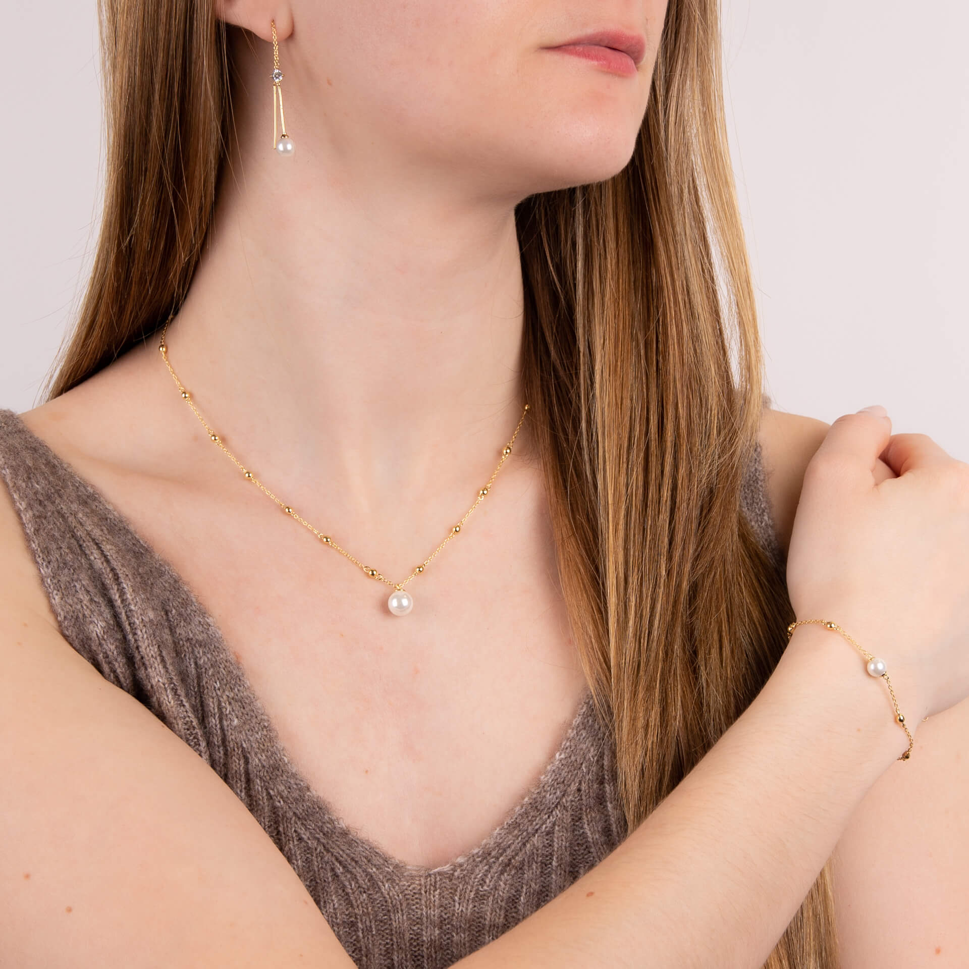 Station Necklace with Shell Pearl