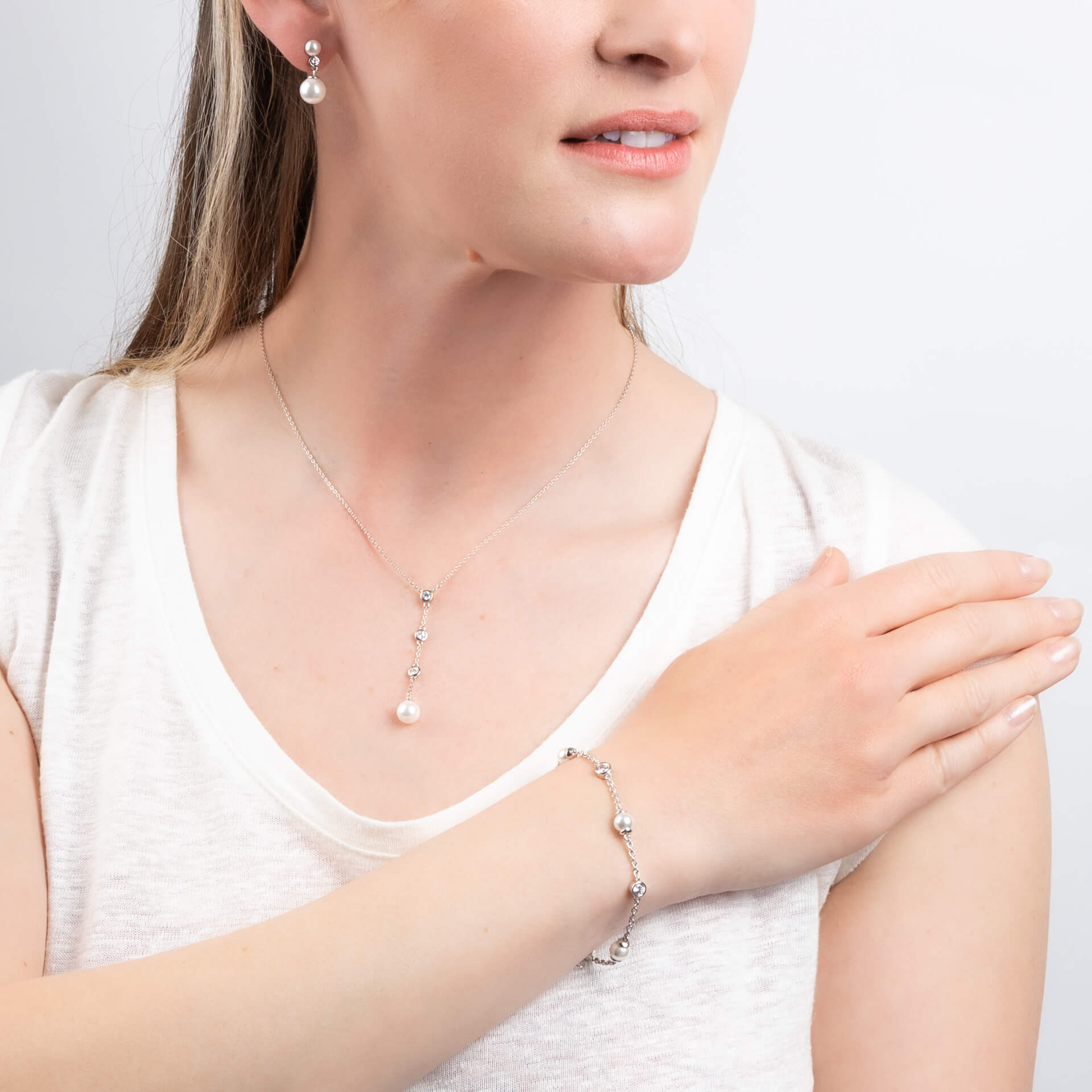 Zirconia and Shell Pearl Y Chain Drop Necklace