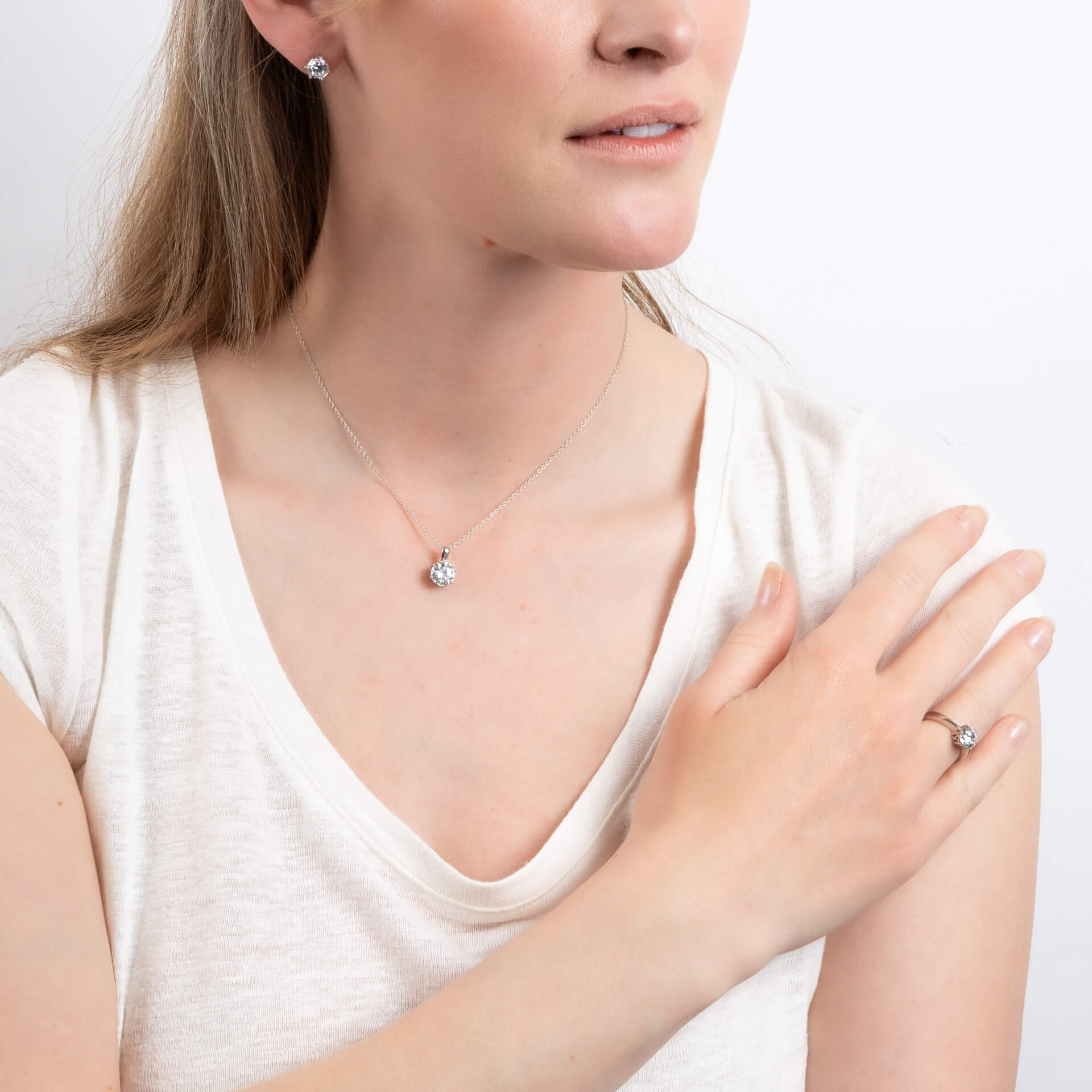 Six Claw Carat Pendant