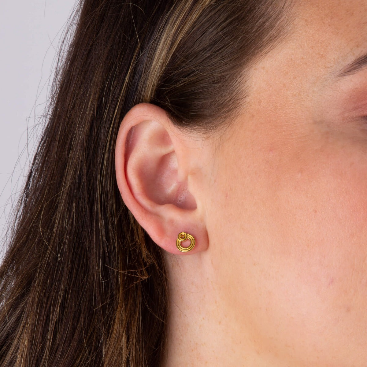 Ridged Double Open Circle Stud Earrings