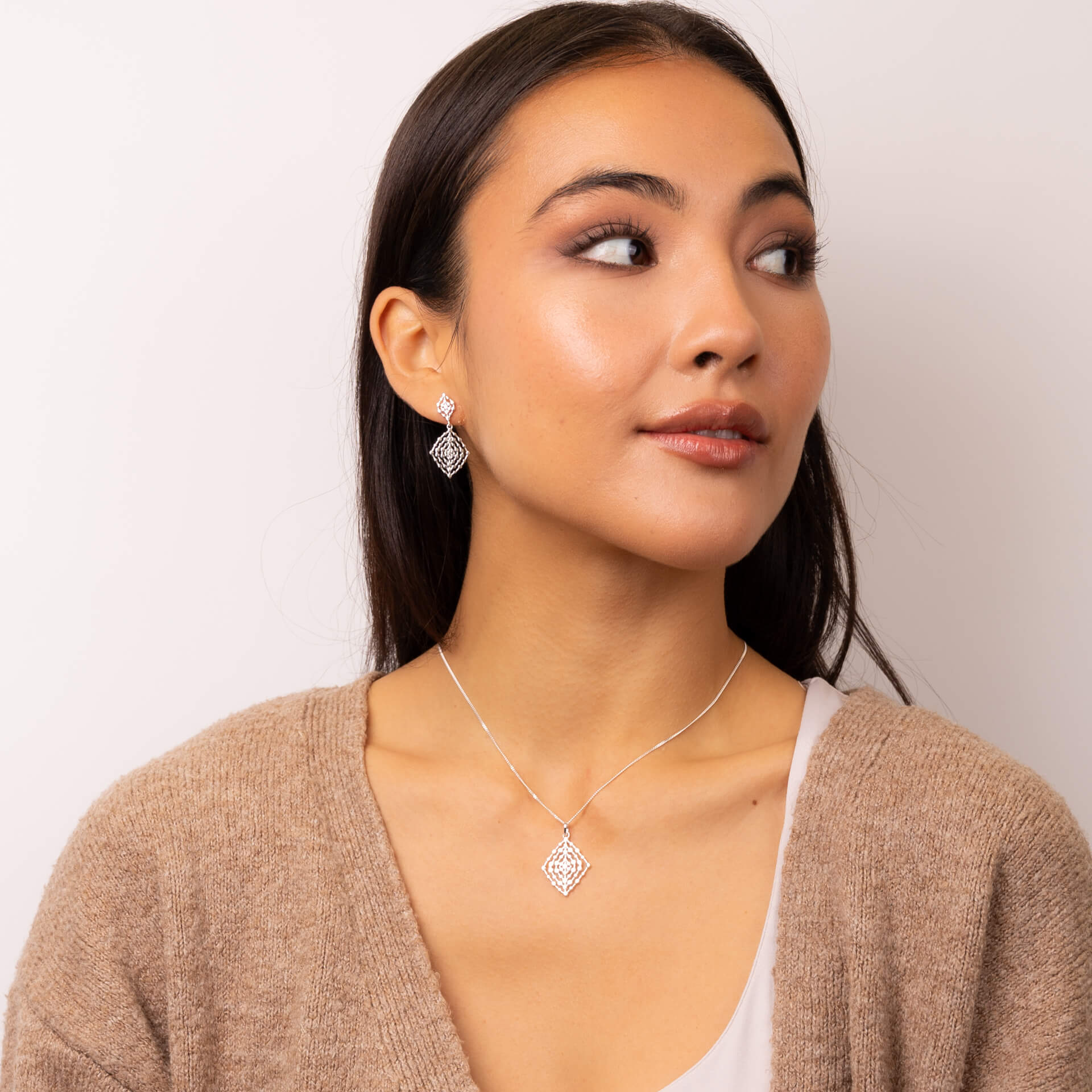 Geometrical Lace Textured Pendant