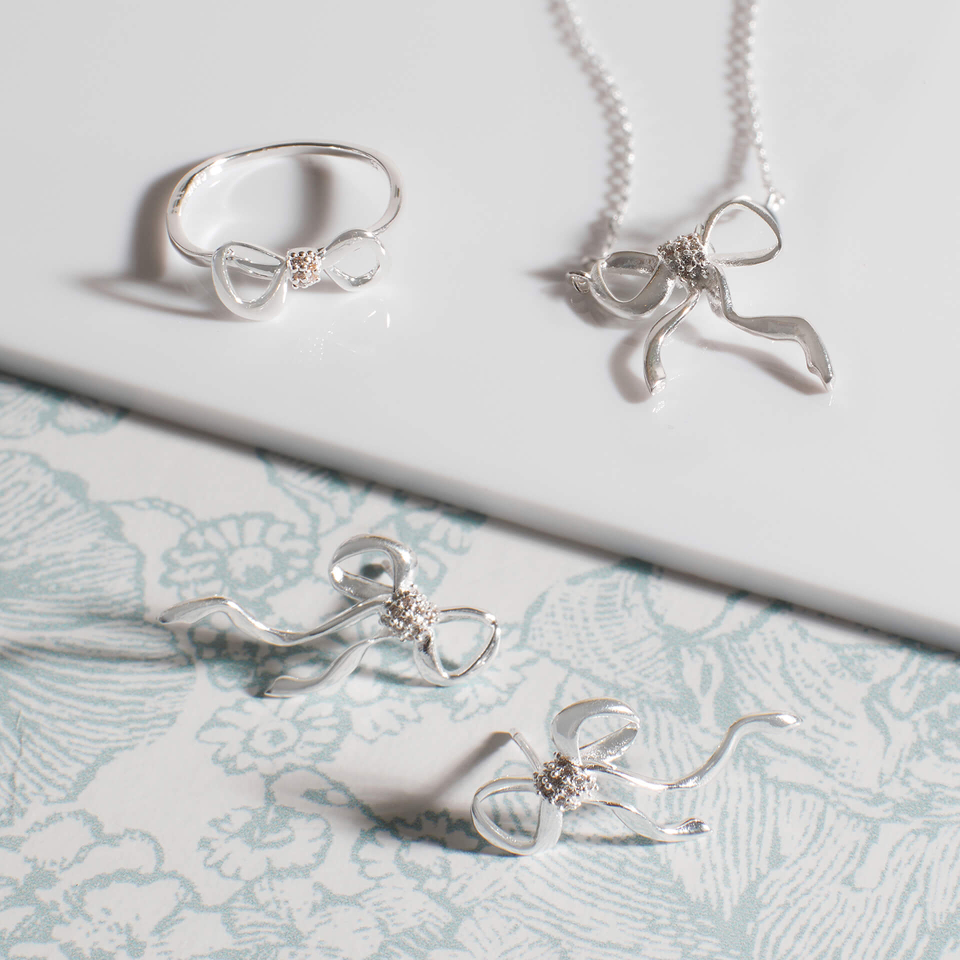 Ribbon Bow Ring