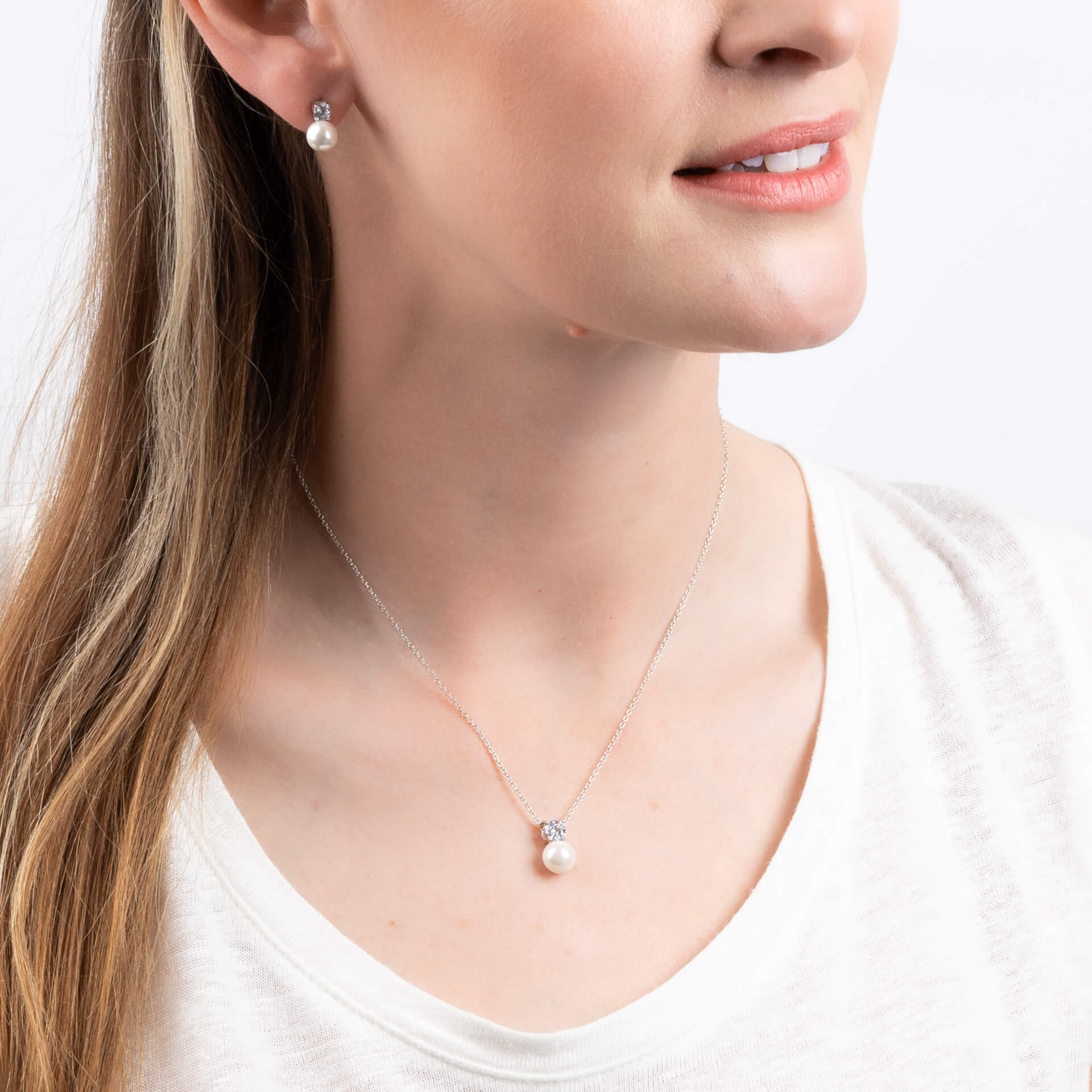 Claw Set Solitaire Zirconia and Shell Pearl Pendant