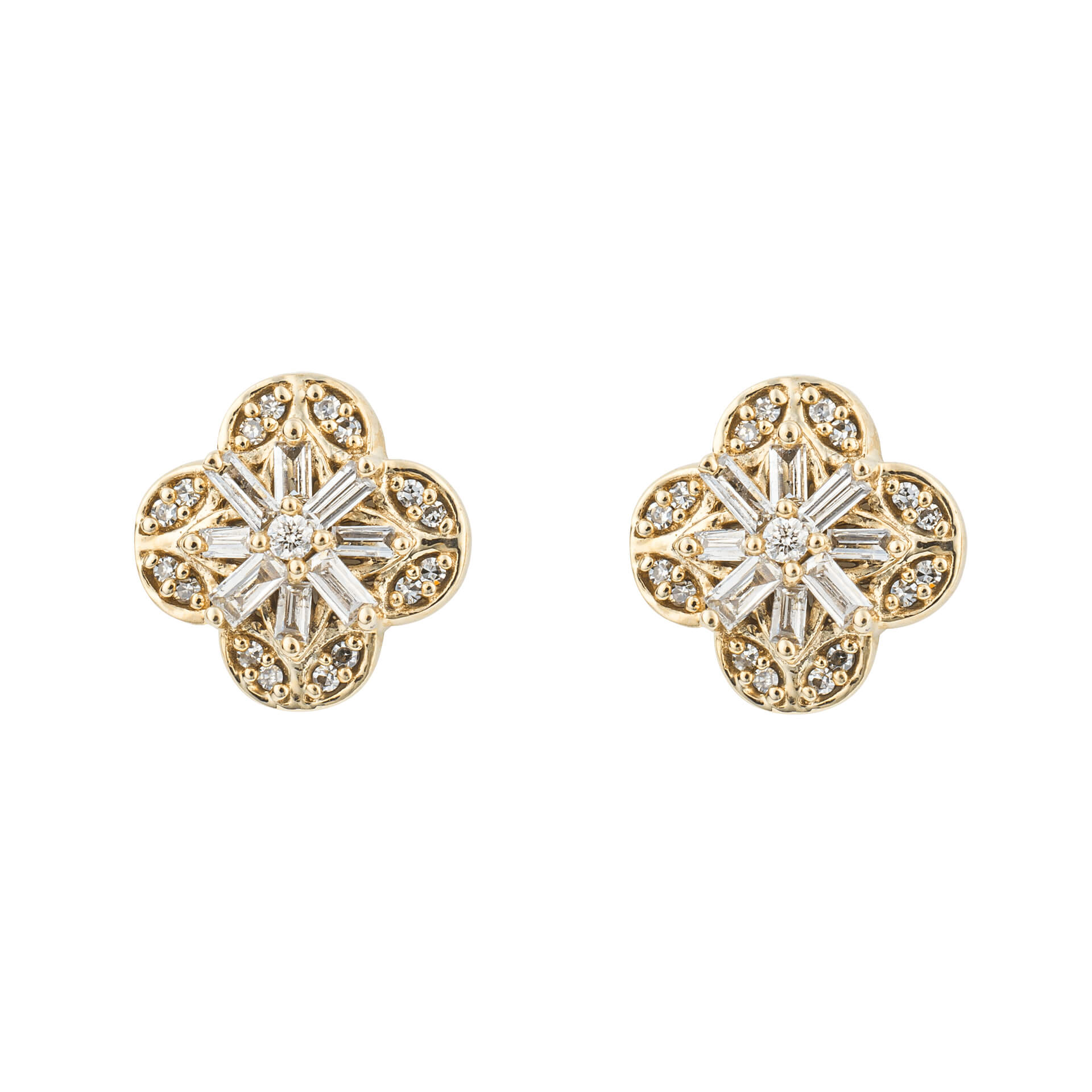 Flower Stud Earrings with Diamond