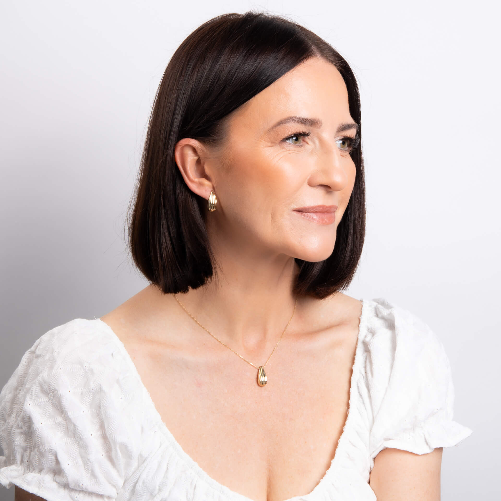 Ridged Teardrop Necklace