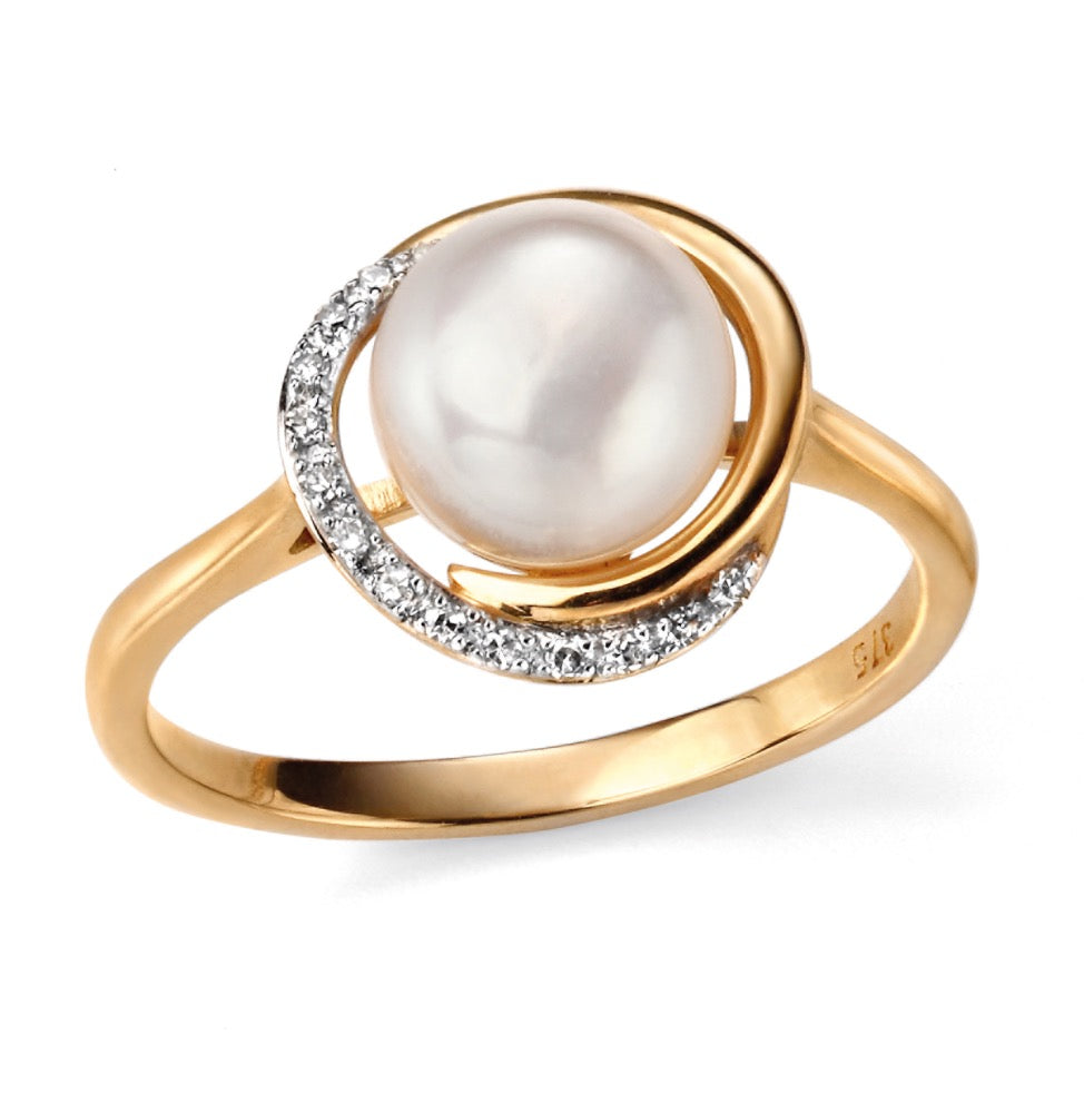 Button Pearl Ring with Diamond Wave