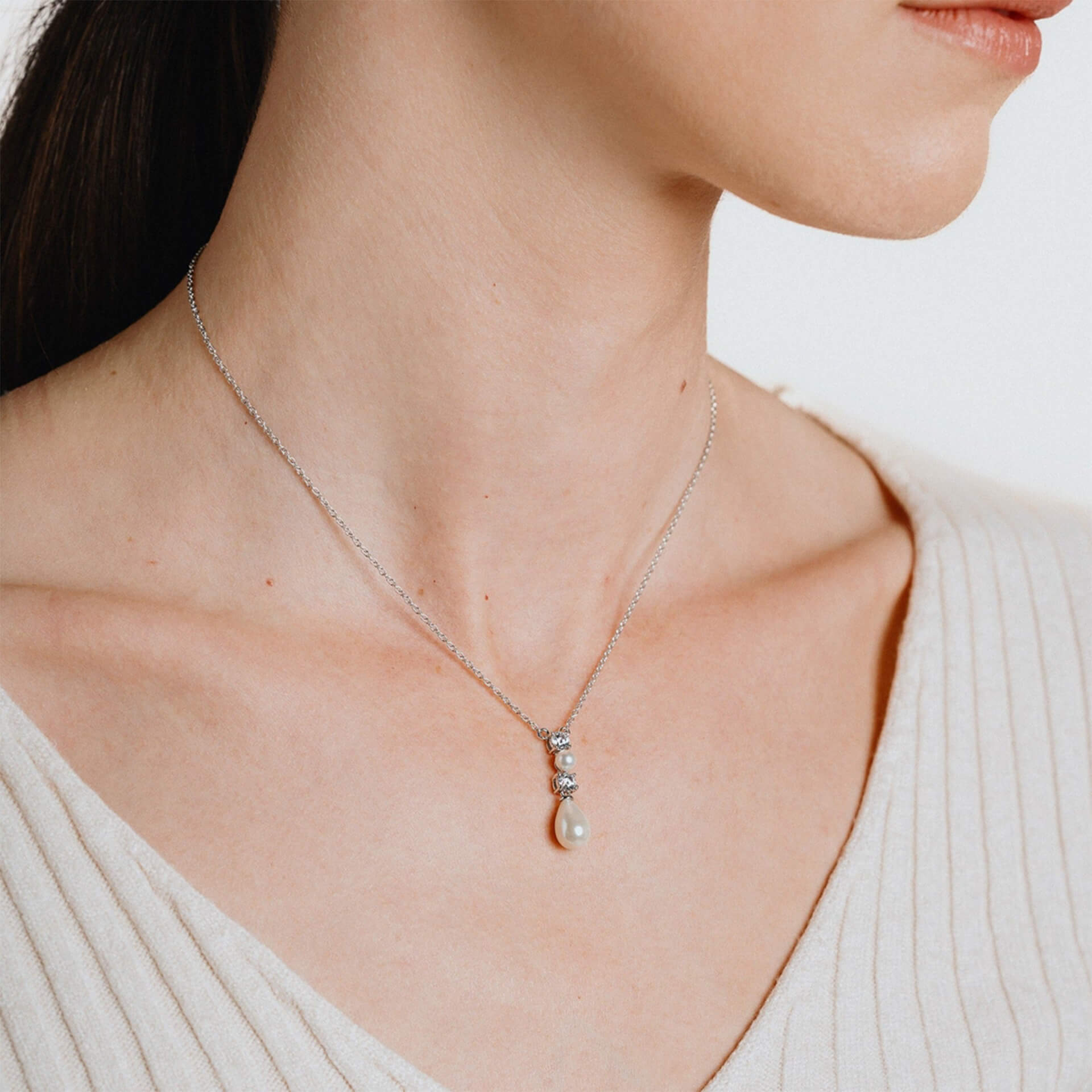 Alternating Shell Pearl and Zirconia Drop Necklace