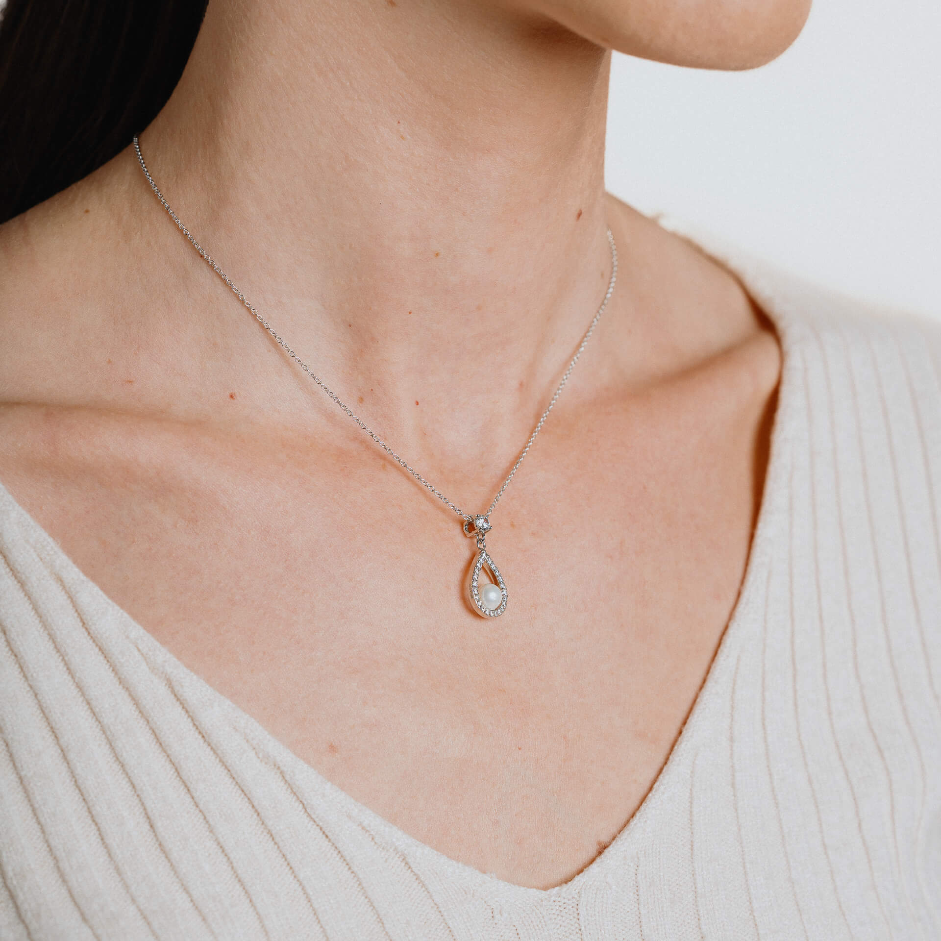 Open Halo Teardrop Pendant with Shell Pearl
