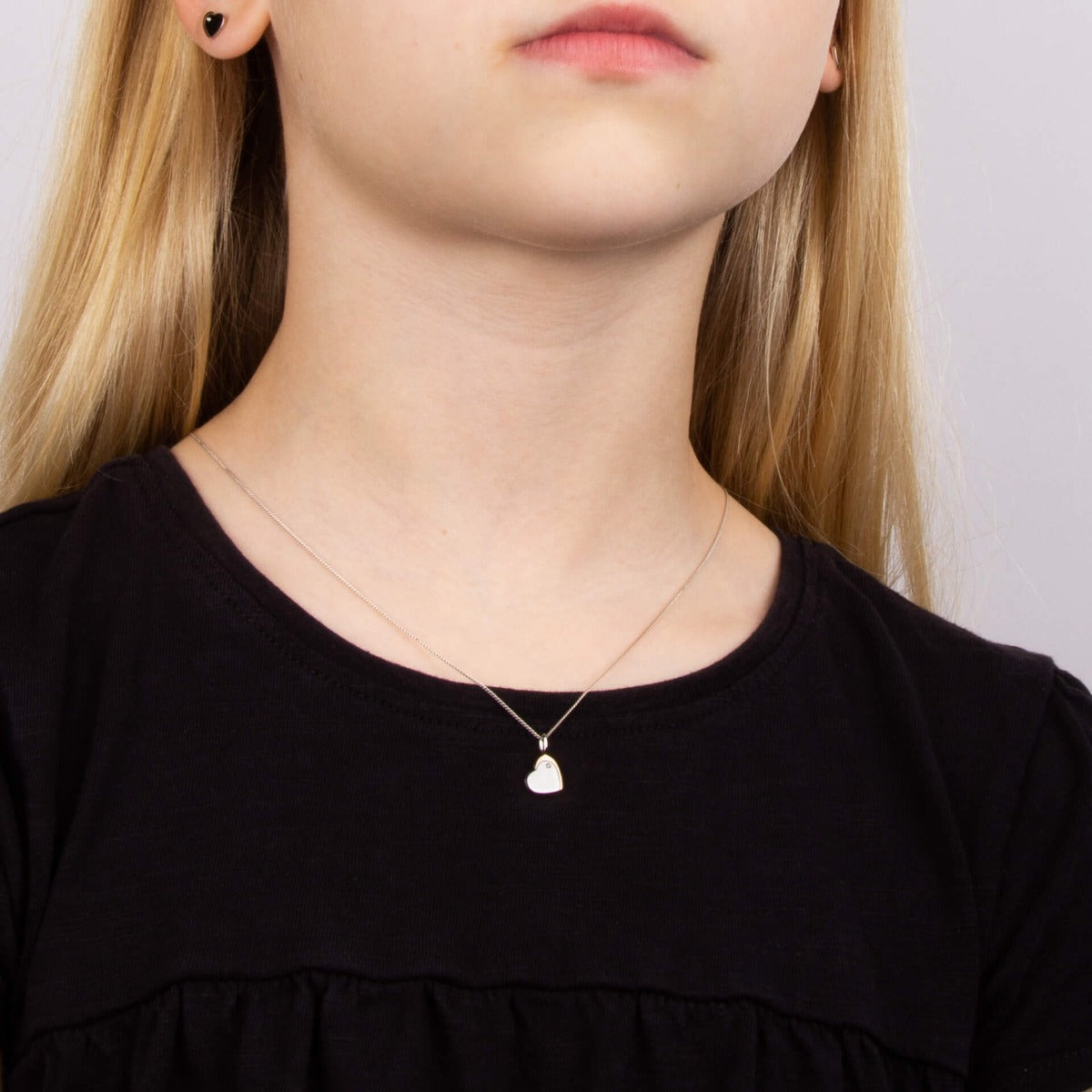 Rose Edge Heart Necklace with Diamond