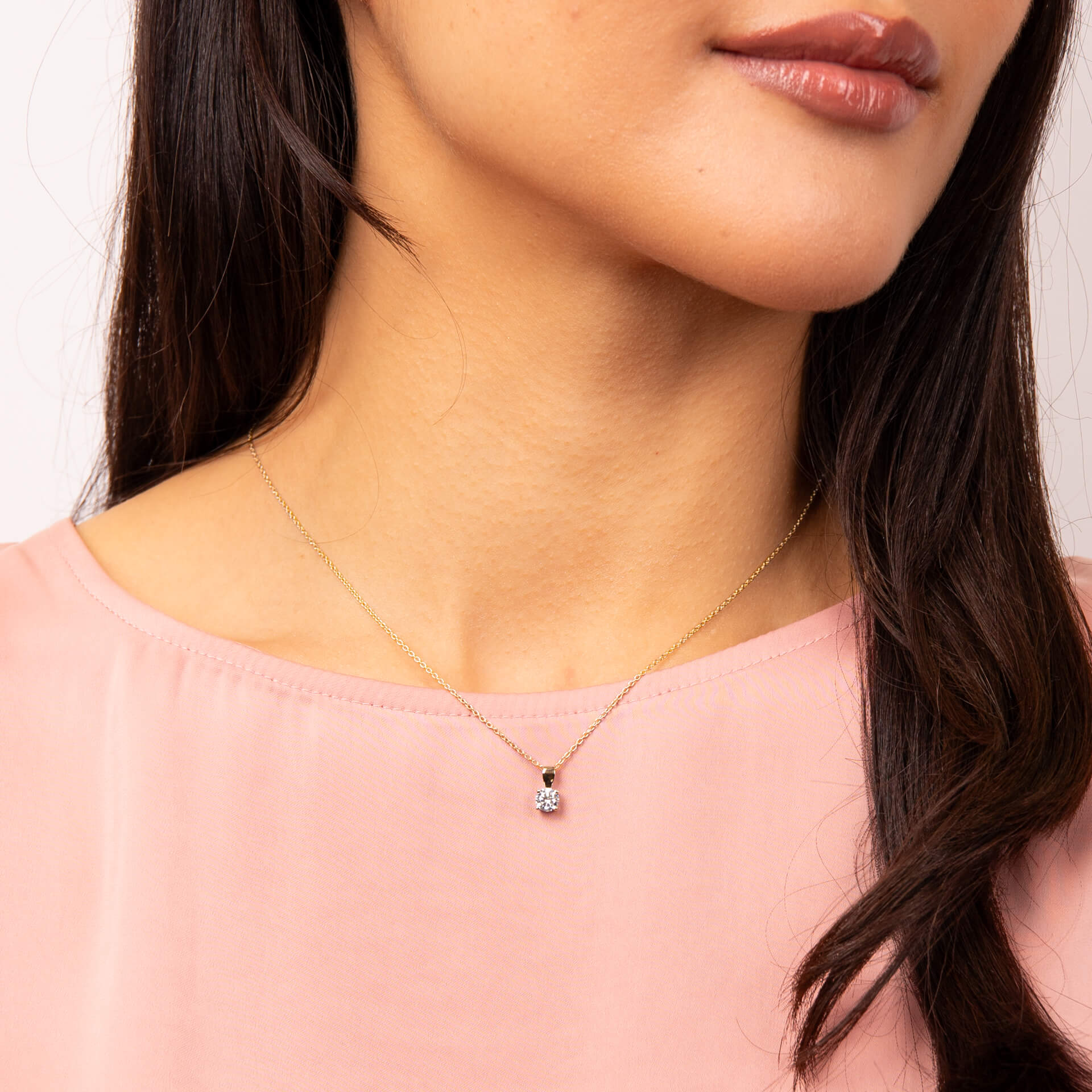 Four Claw Carat Pendant