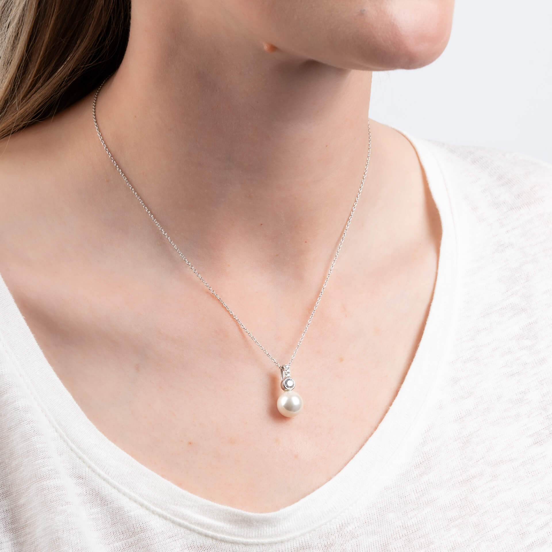 Shell Pearl Pendant with Zirconia Bale