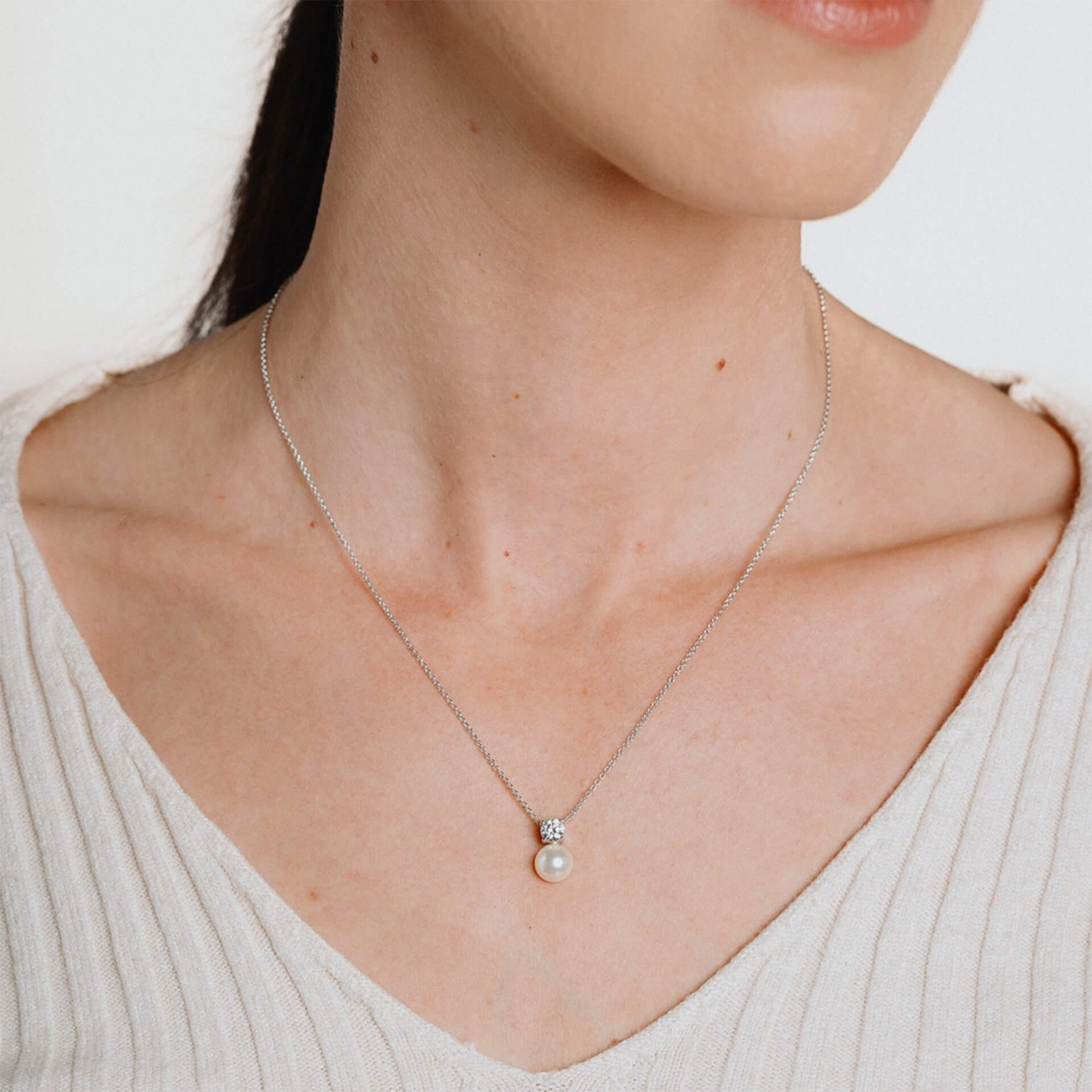 Claw Set Solitaire Zirconia and Shell Pearl Pendant
