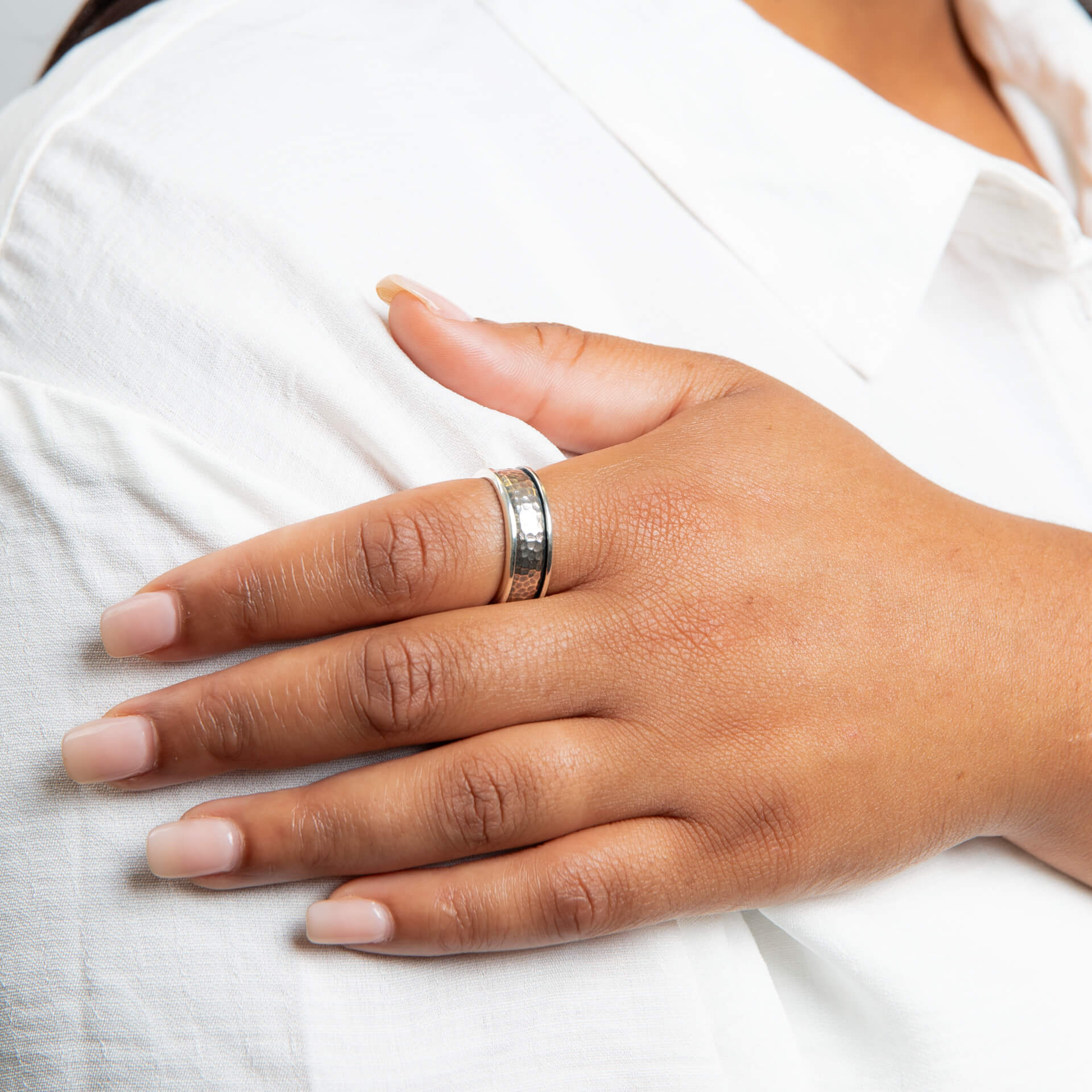 Hammered Design Spinner Ring