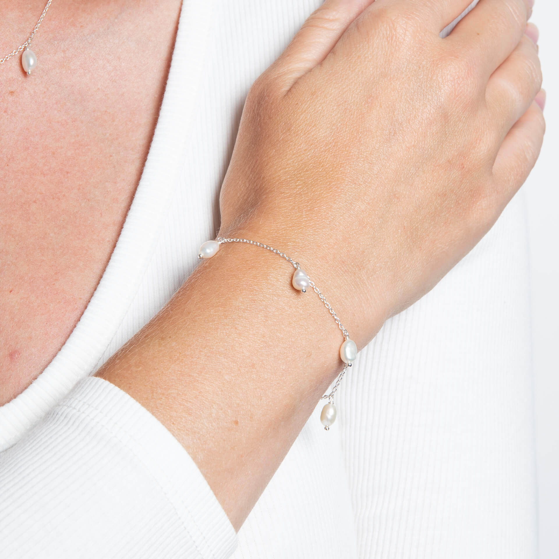 Pearl Drop Station Bracelet