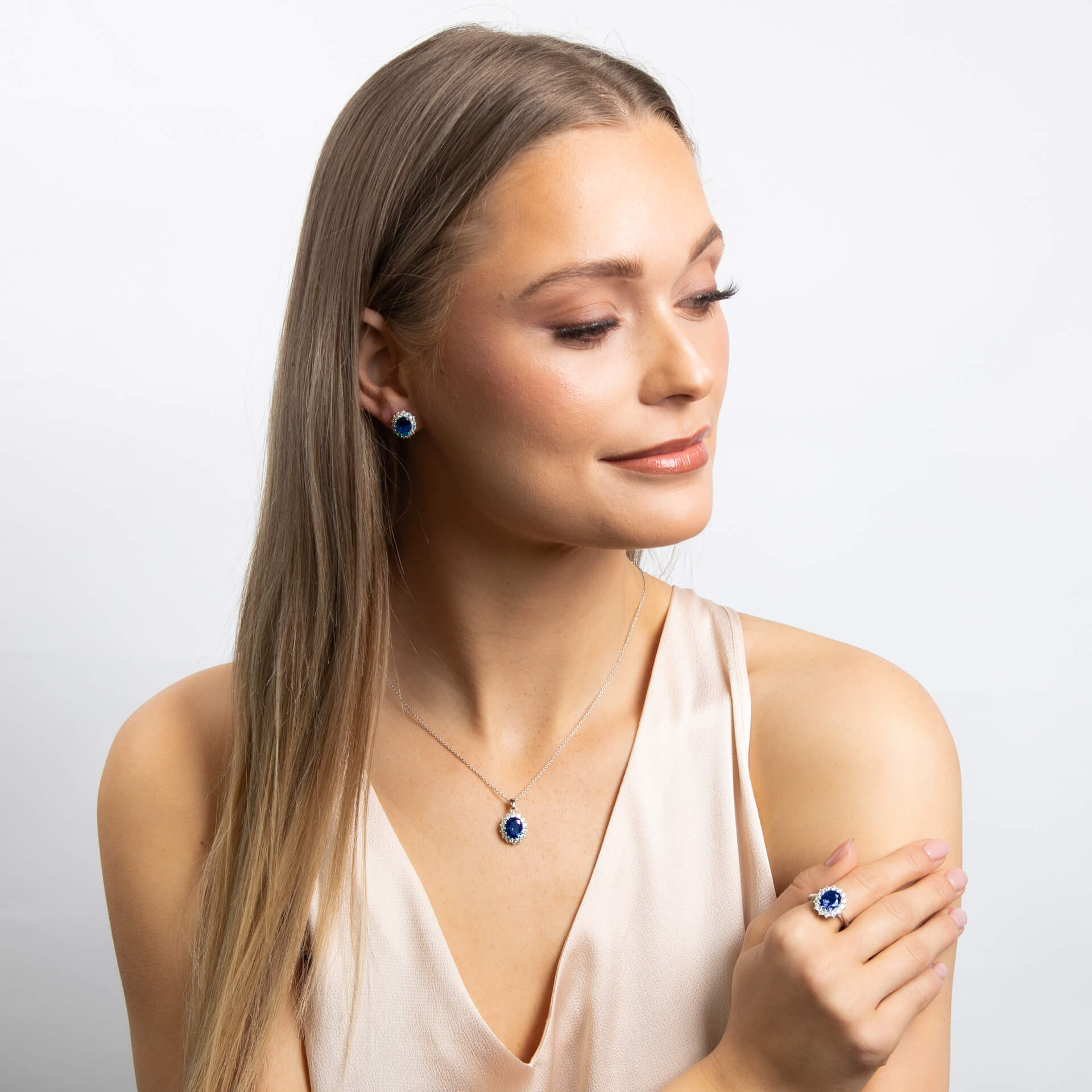 Oval Ring with Surround