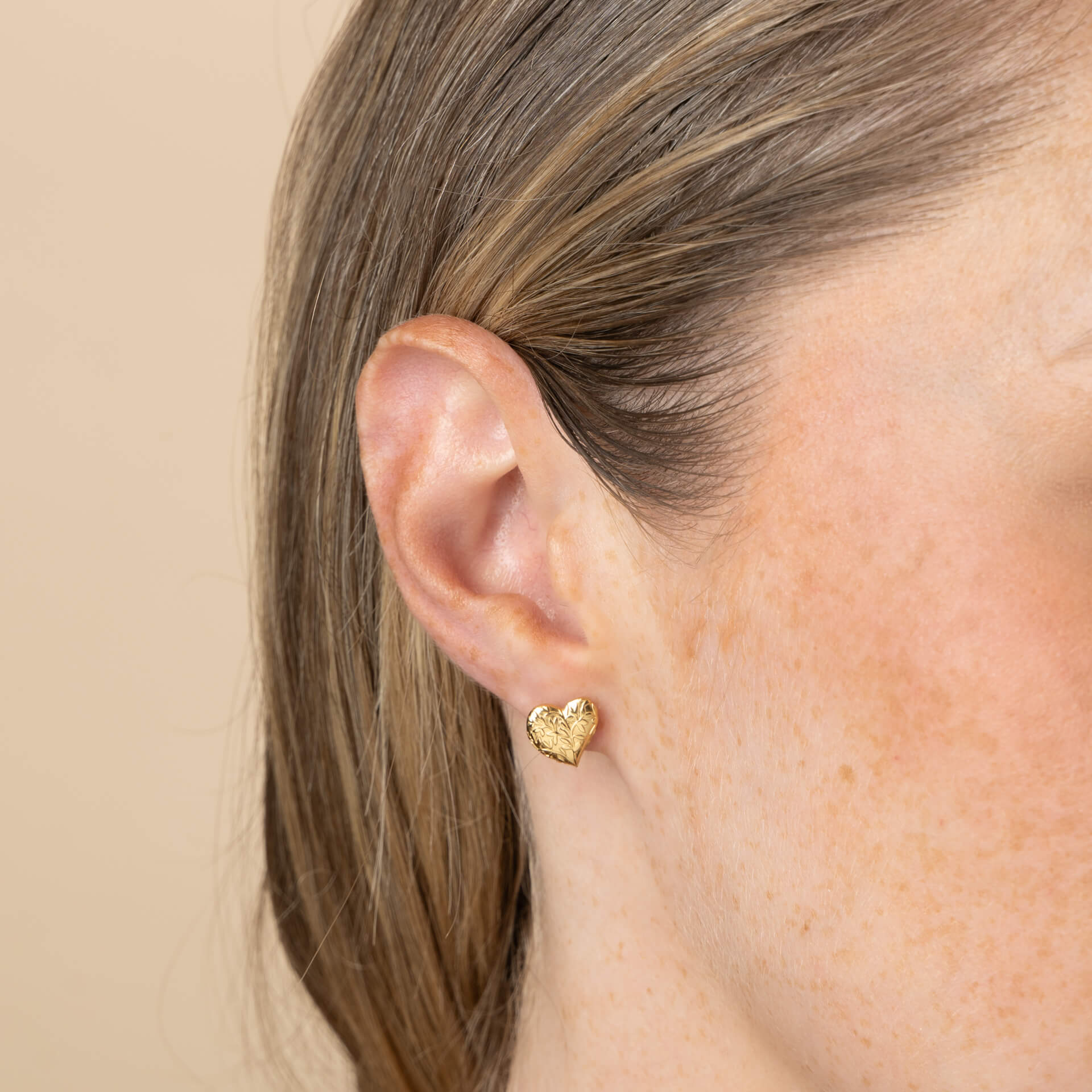 Darowen Puffy Floral Heart Stud Earrings