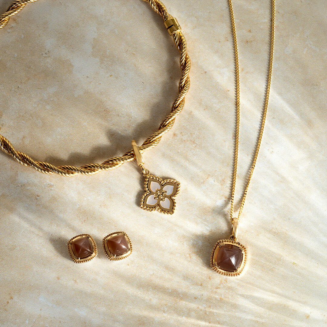 Mother of Pearl Flower Pendant
