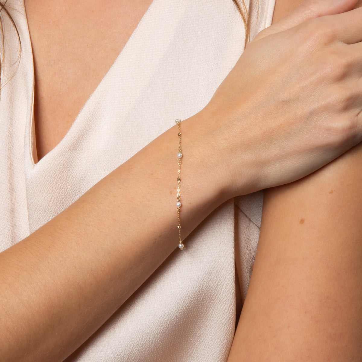 Trace Chain Station Bracelet with Freshwater Pearls