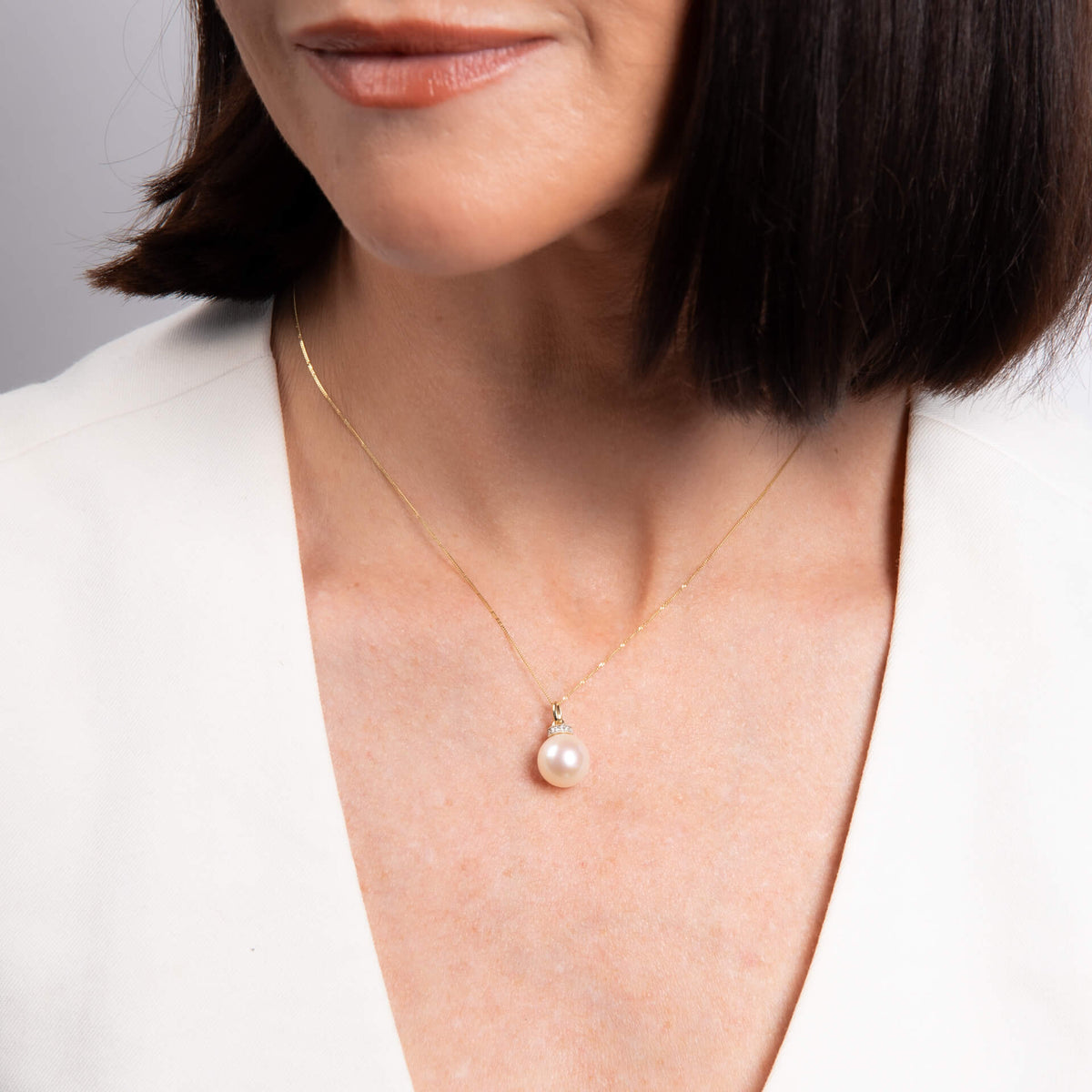 Freshwater Pearl Pendant with Diamond Set Top