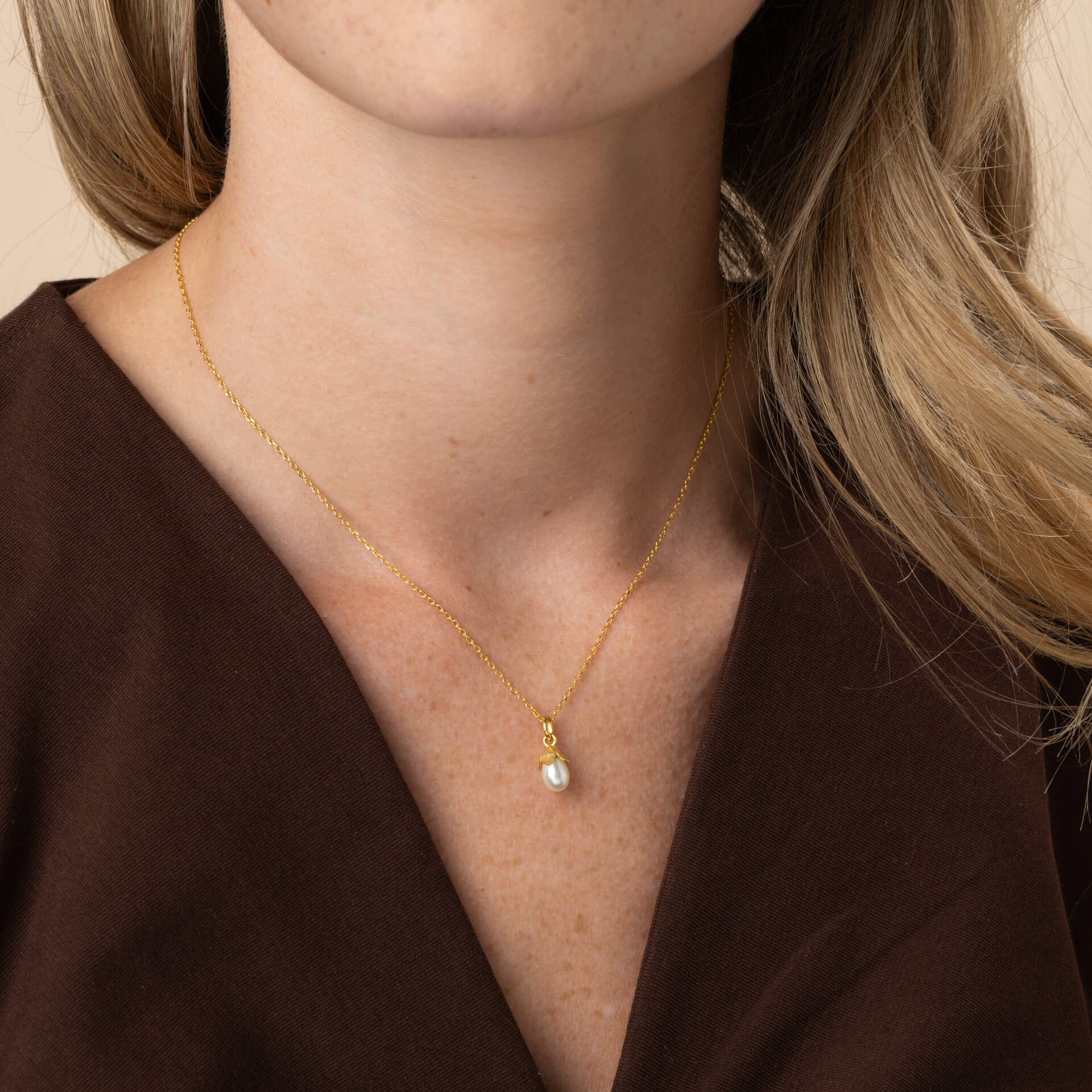 Lindrop Flower Bud Necklace