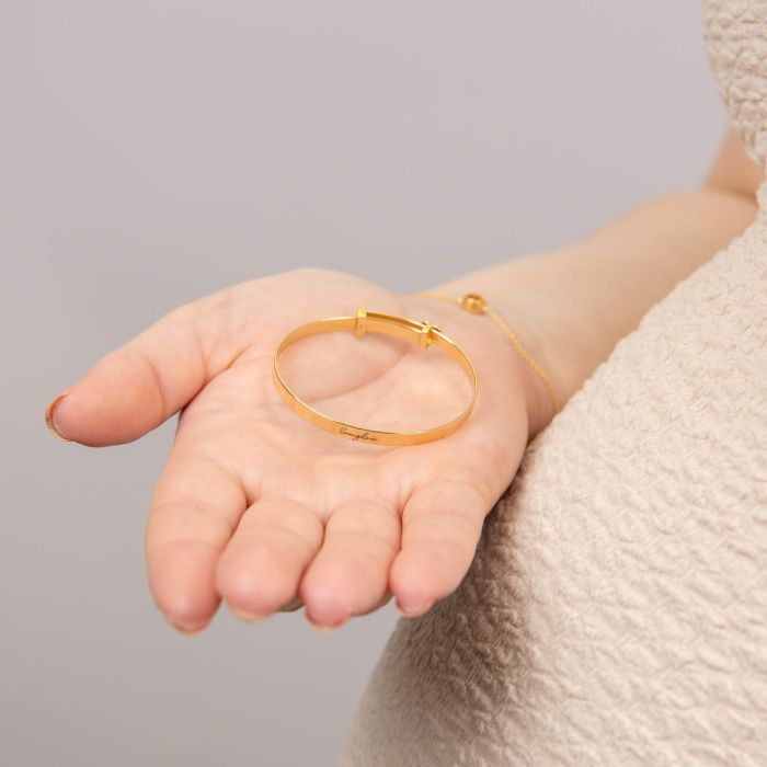 Heart Motif Expandable Bangle