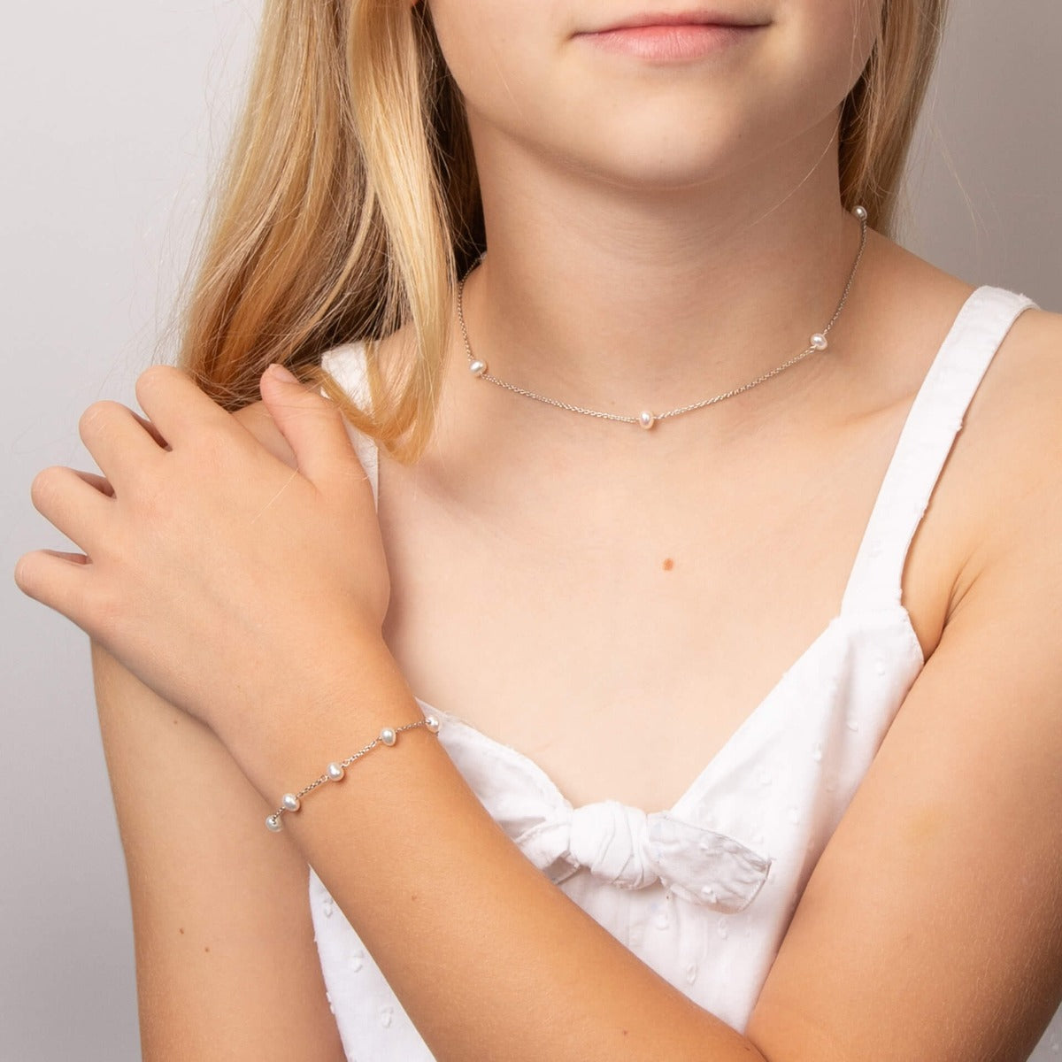 Pearl Station Necklace with Diamond