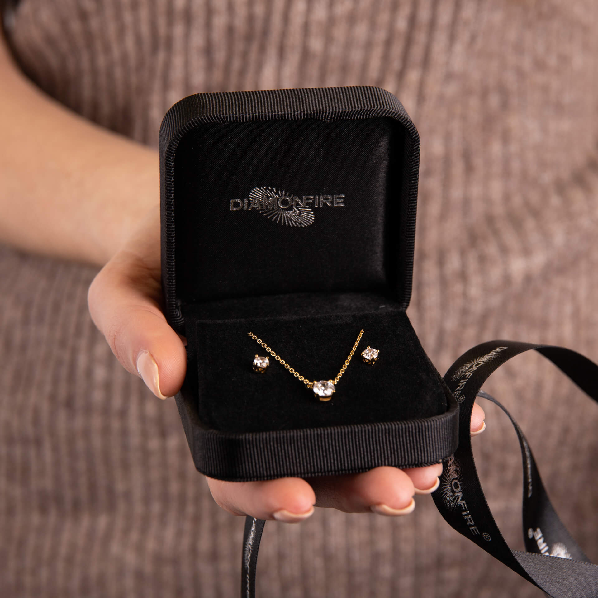 Four Claw Solitaire Necklace