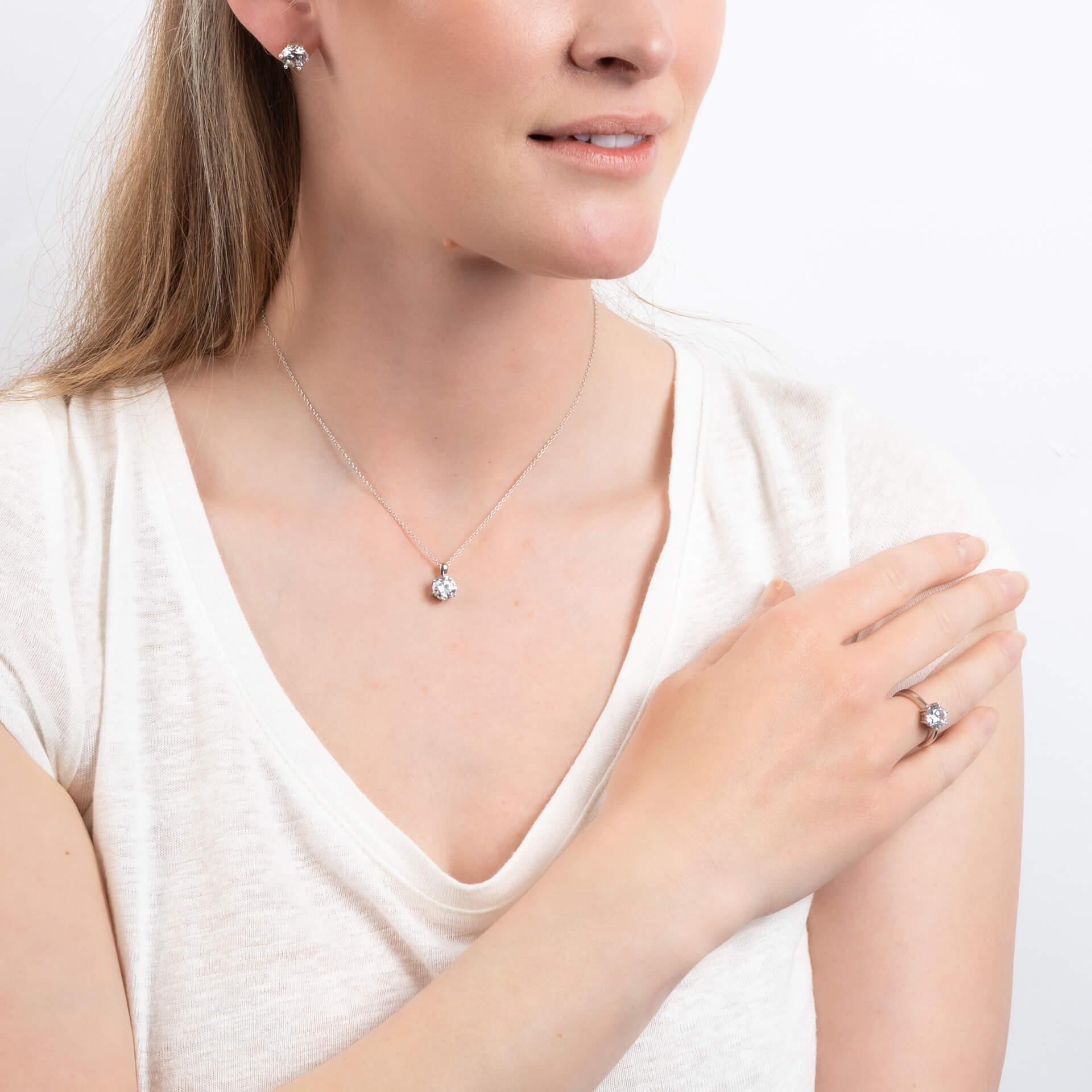 Six Claw Carat Pendant