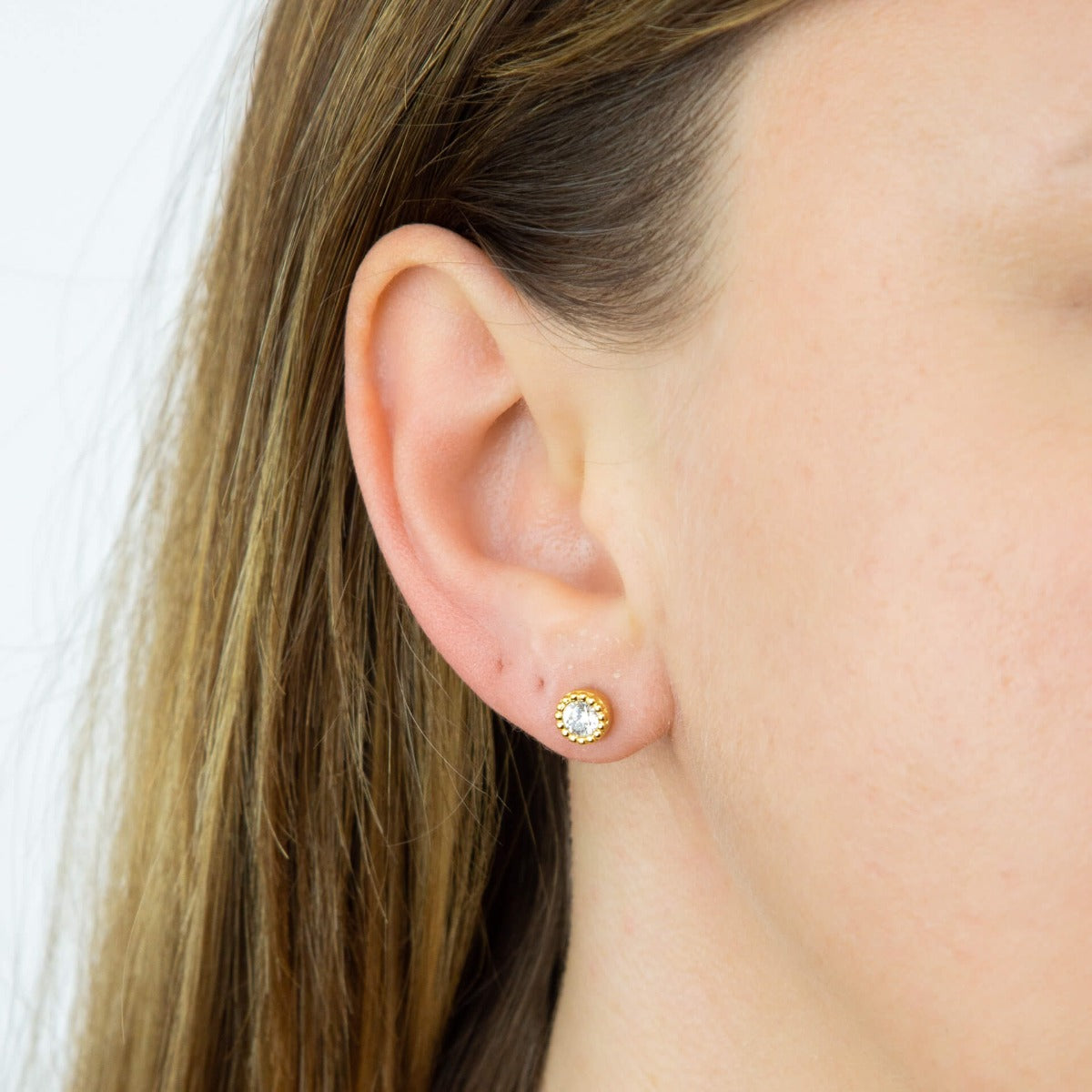 Millegrain Edge Round Stud Earrings