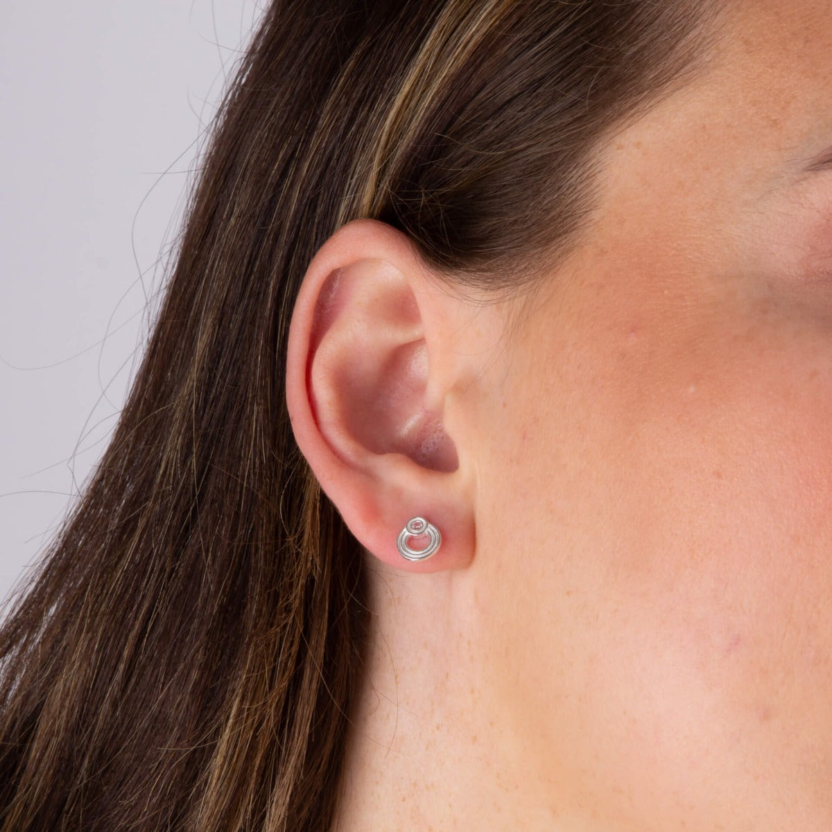 Ridged Double Open Circle Stud Earrings