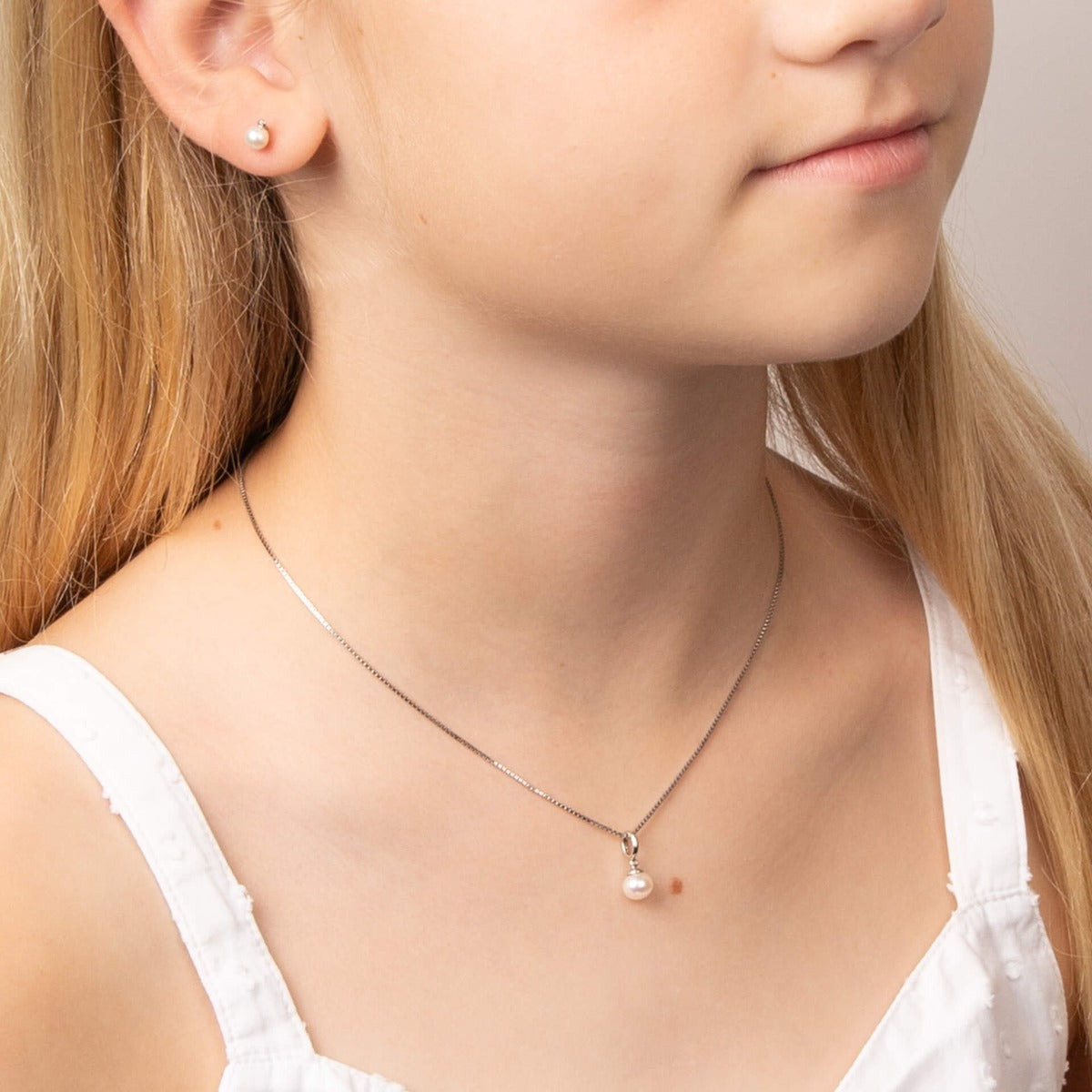 Pearl Drop Pendant with Diamond