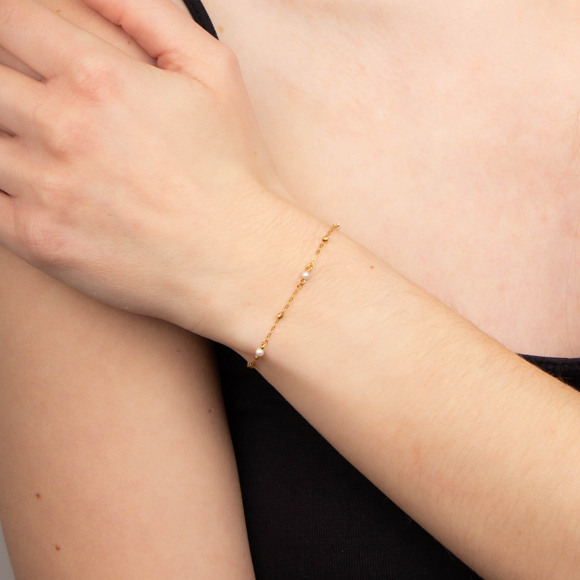Trace Chain Station Bracelet with Freshwater Pearls