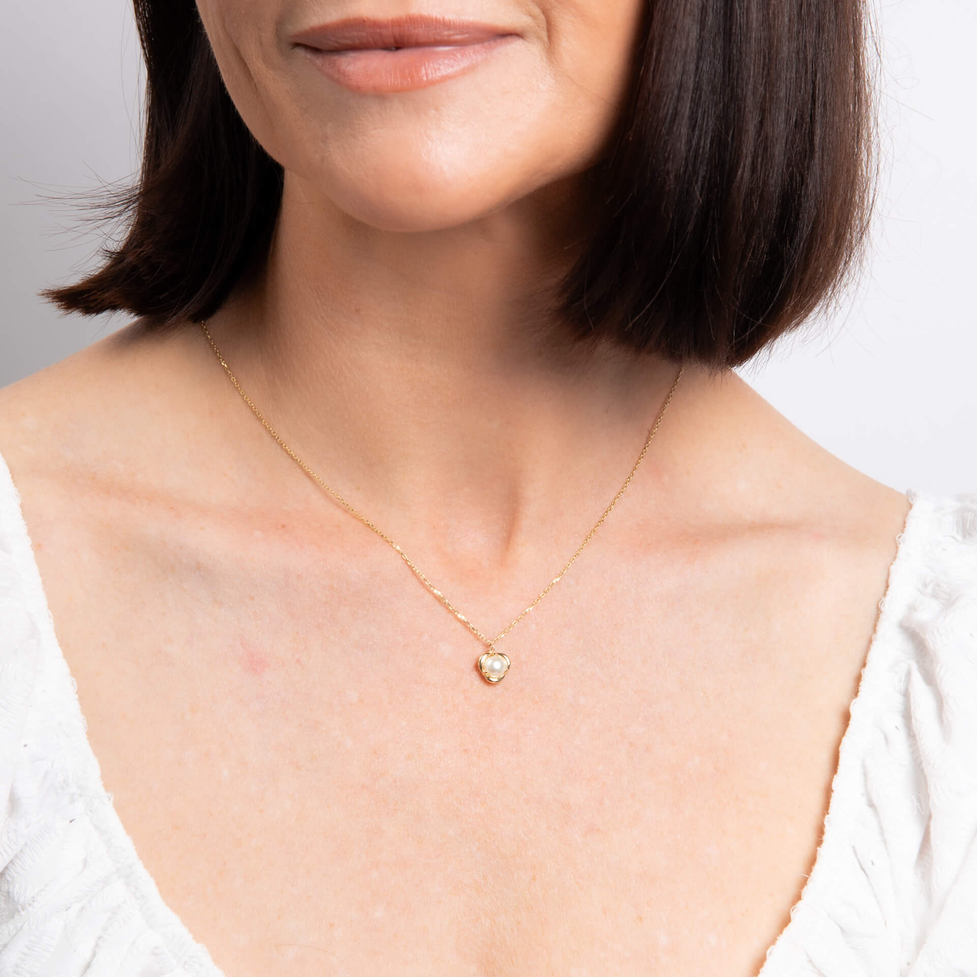 Petal Set Pearl Necklace