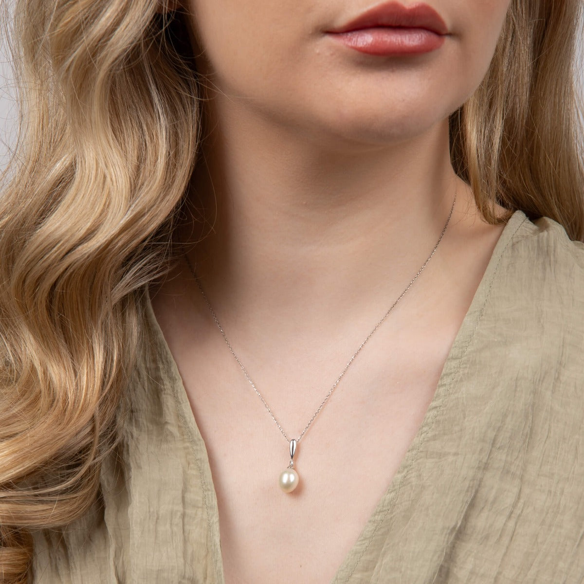 Freshwater Pearl and Diamond Drop Pendant