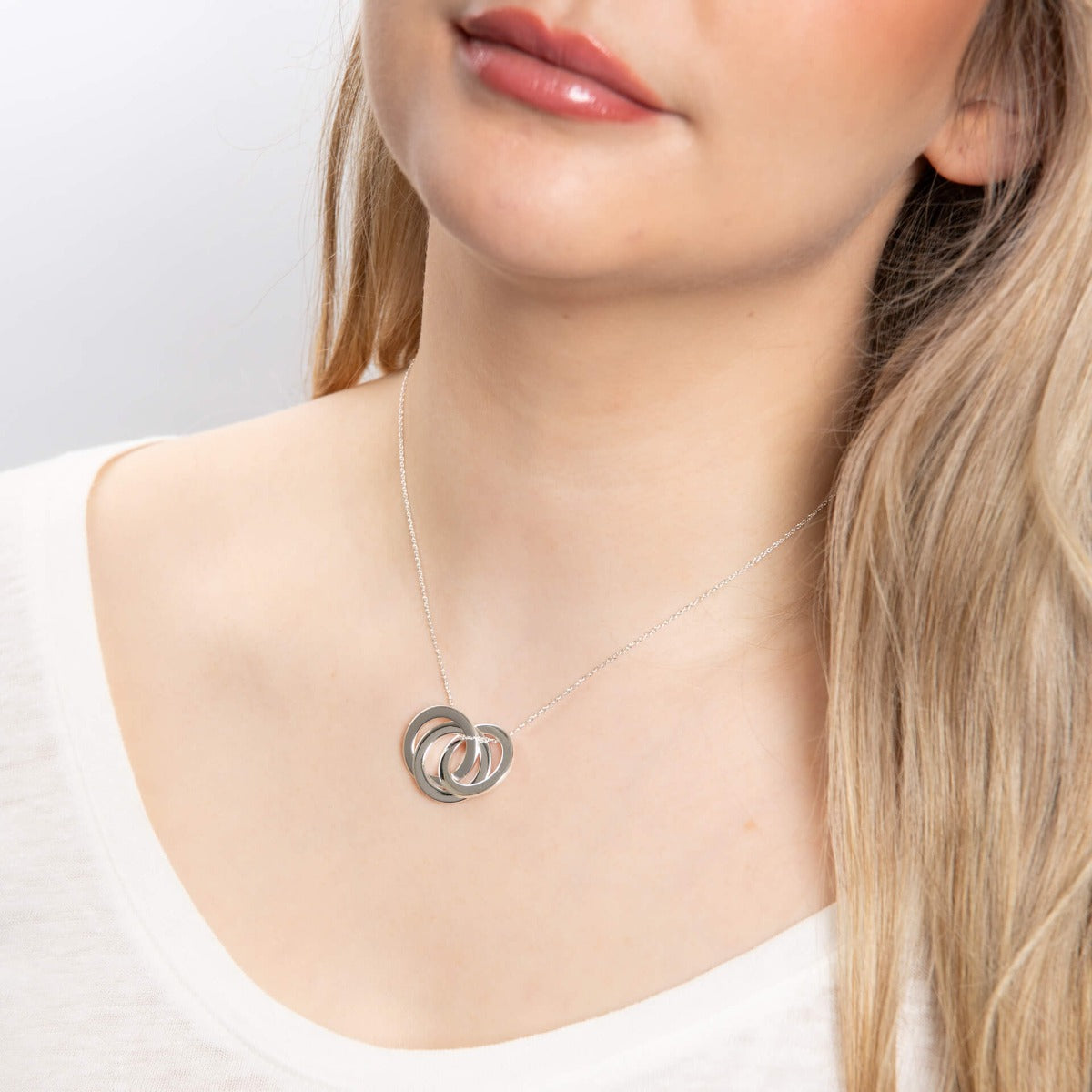 Triple Interlinked Circles Necklace
