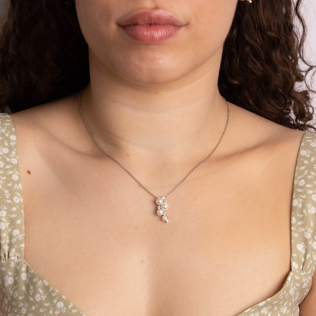 Shell Pearl Bubble Necklace