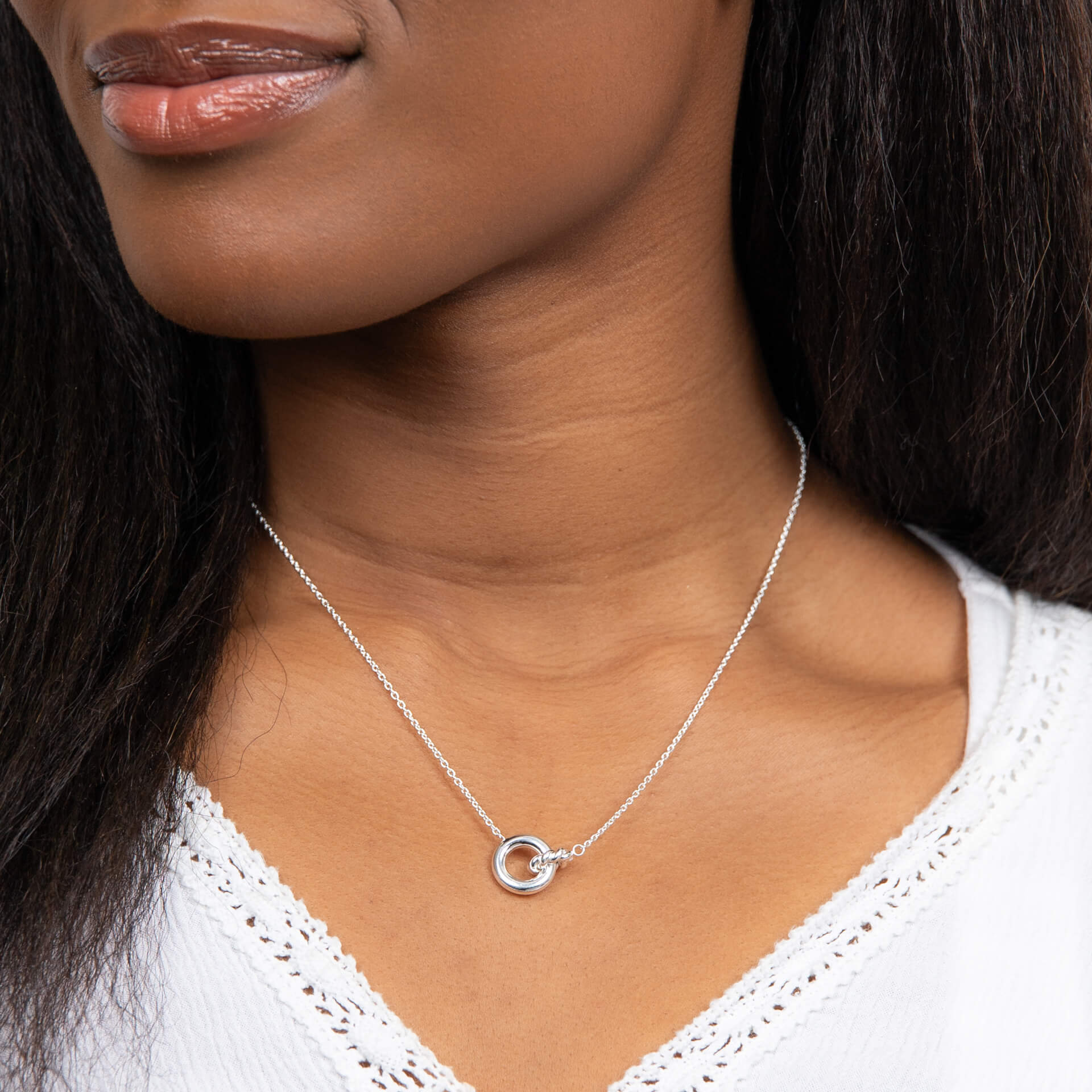 Plain and Rope Linked Circles Necklace