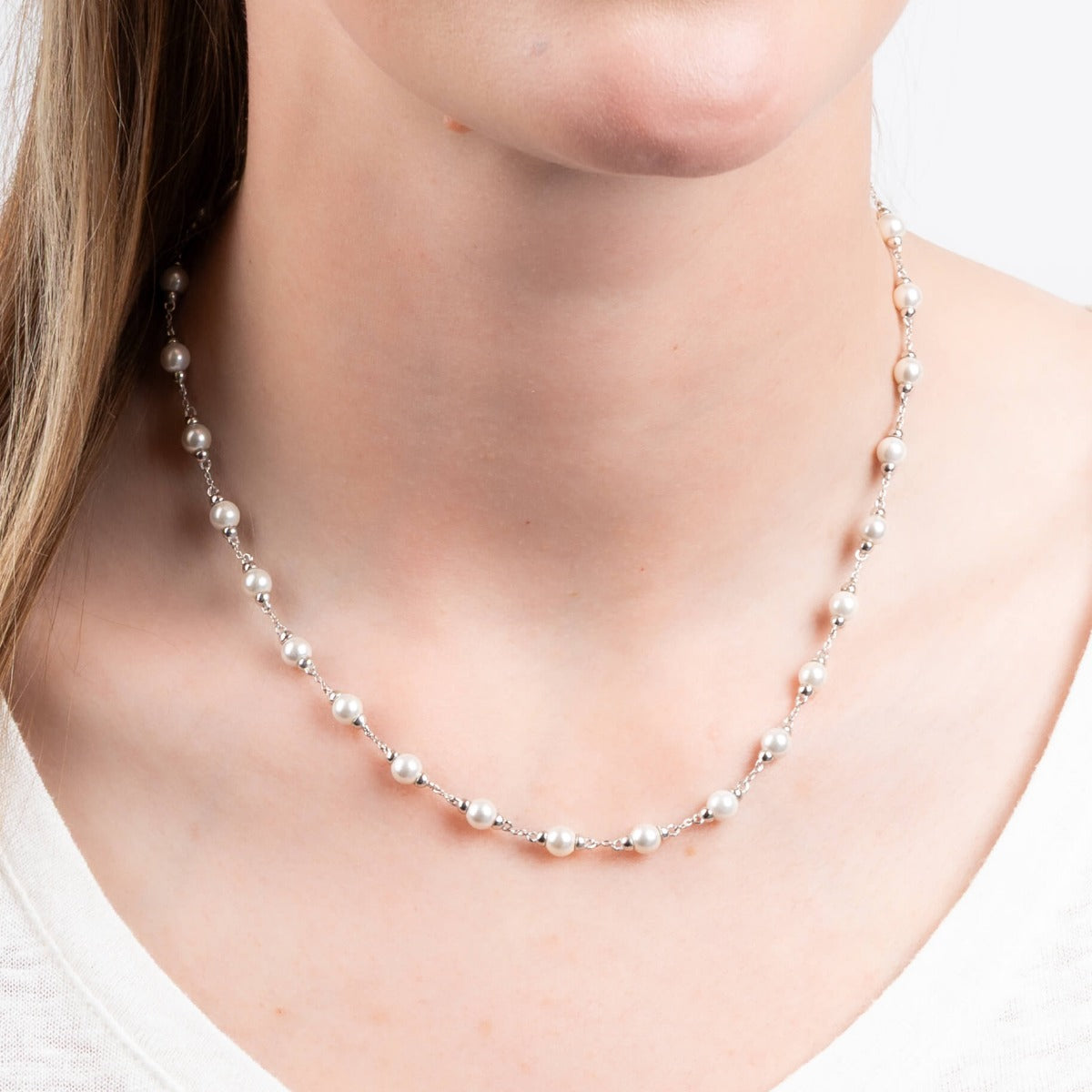 Shell Pearl Station Necklace
