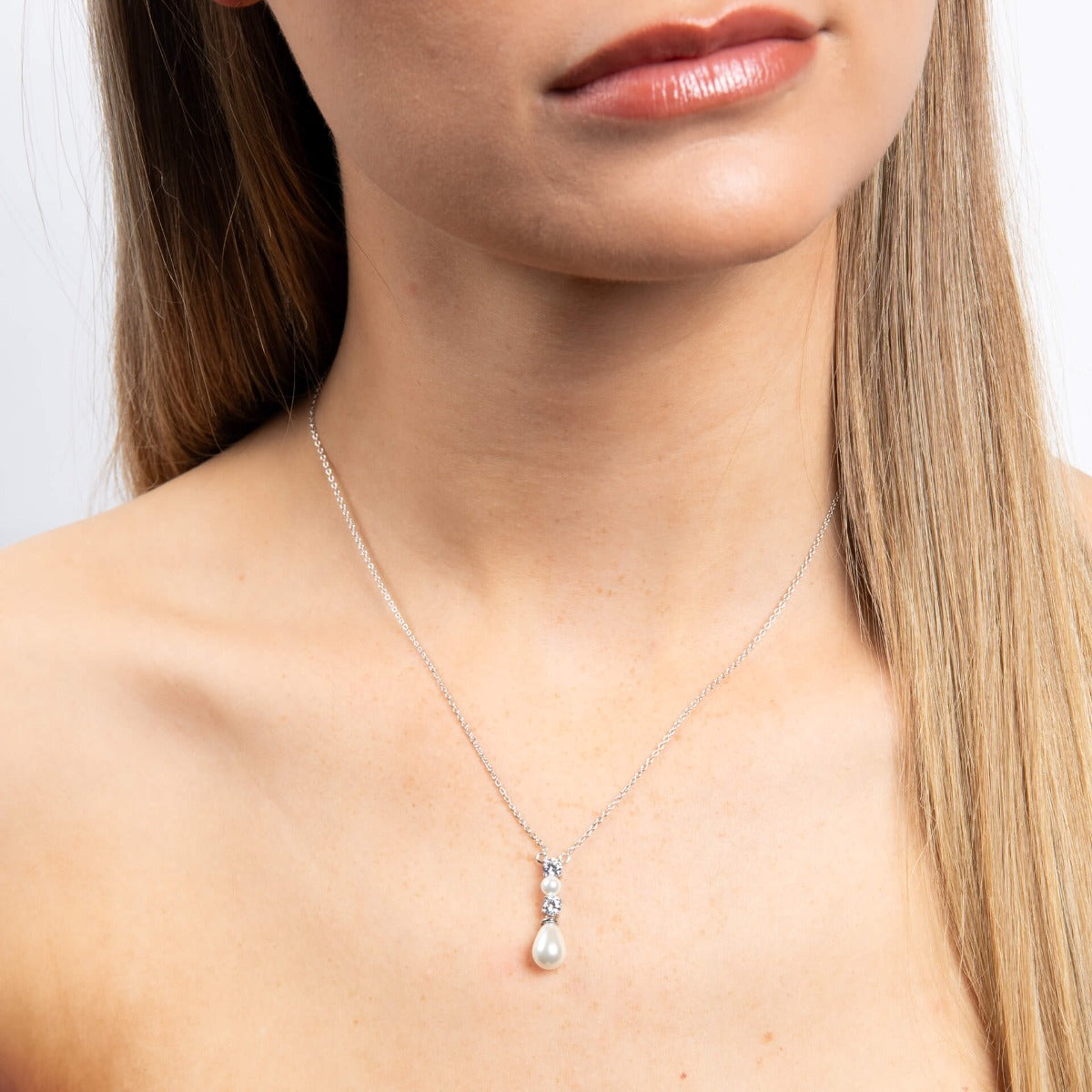Alternating Shell Pearl and Zirconia Drop Necklace