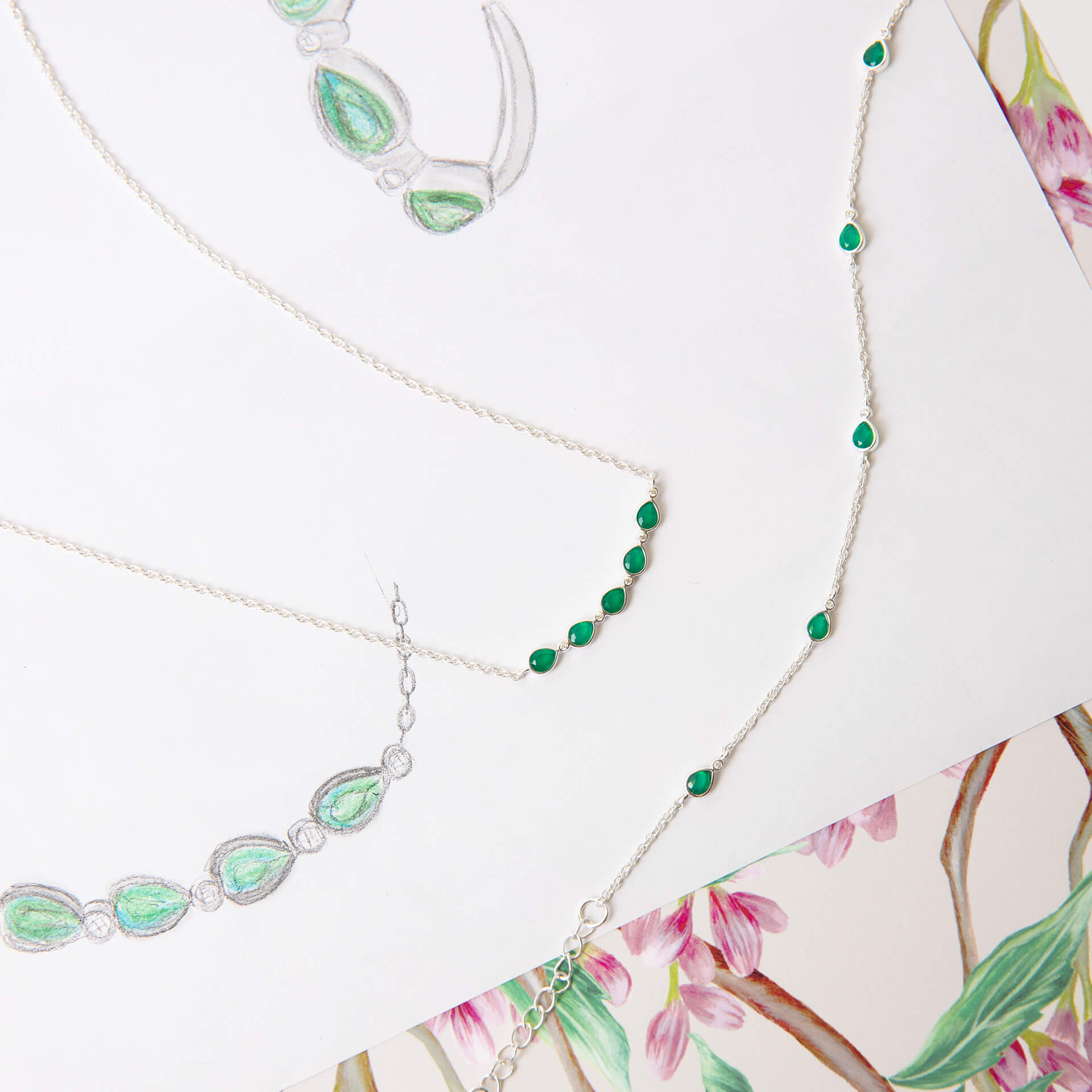 Thornage Flowers Necklace