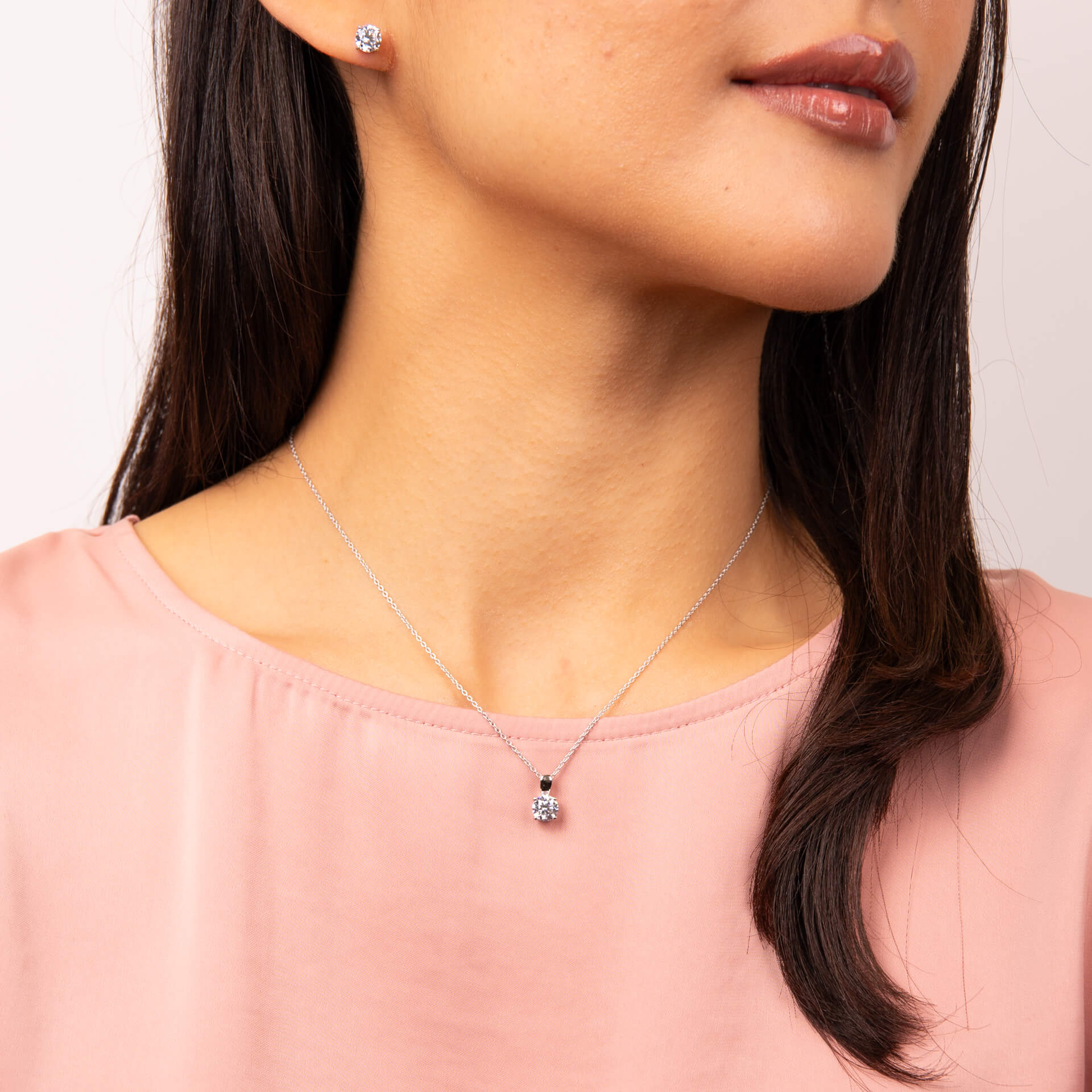 Four Claw Carat Pendant