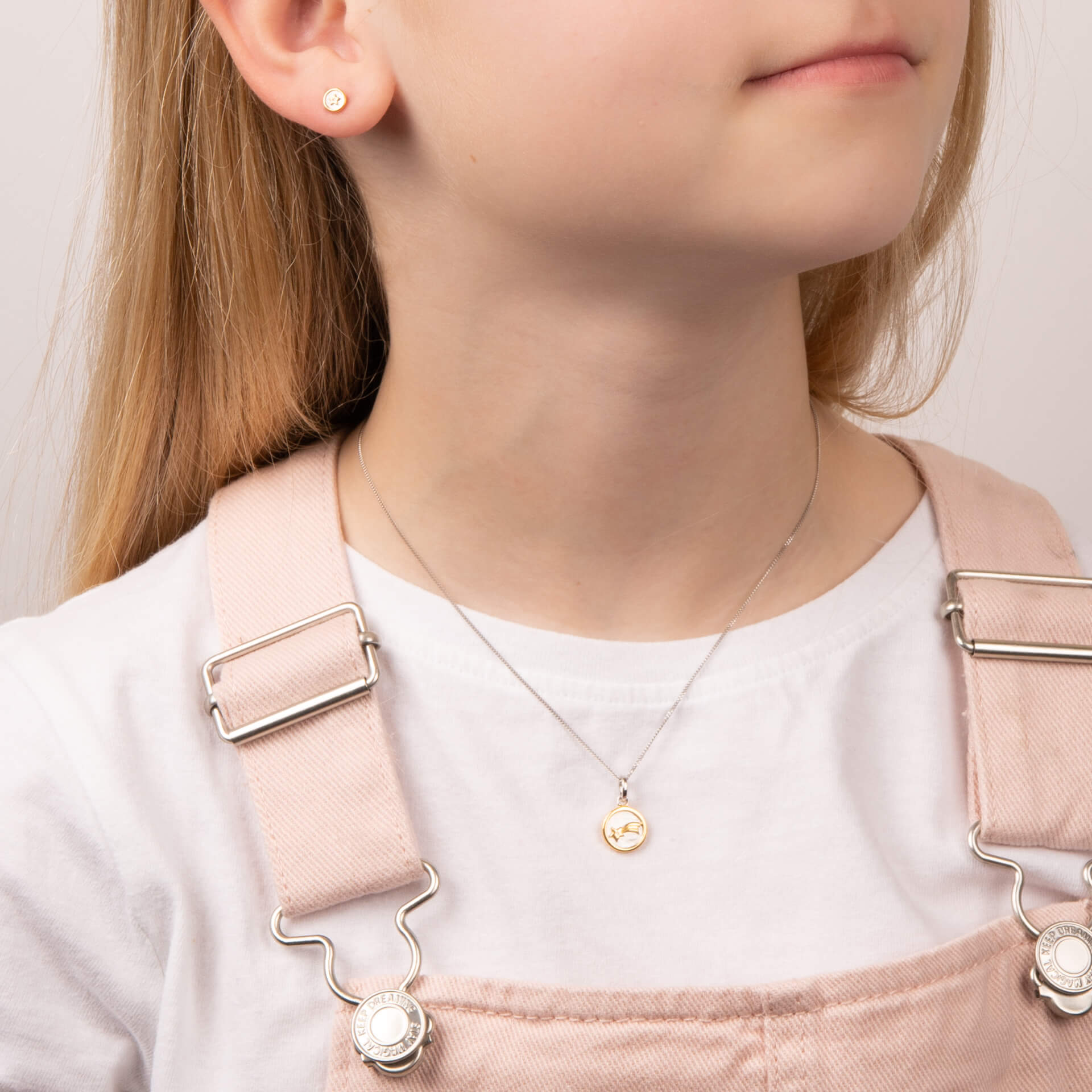 Shooting Star Round Pendant with Diamond