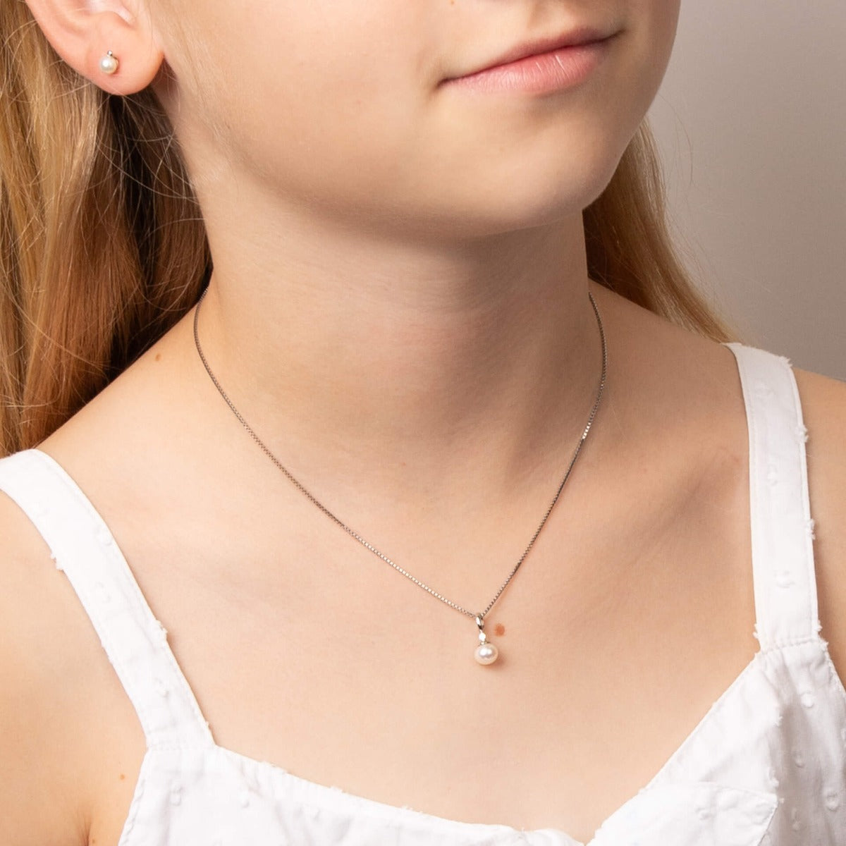 Pearl Drop Pendant with Diamond