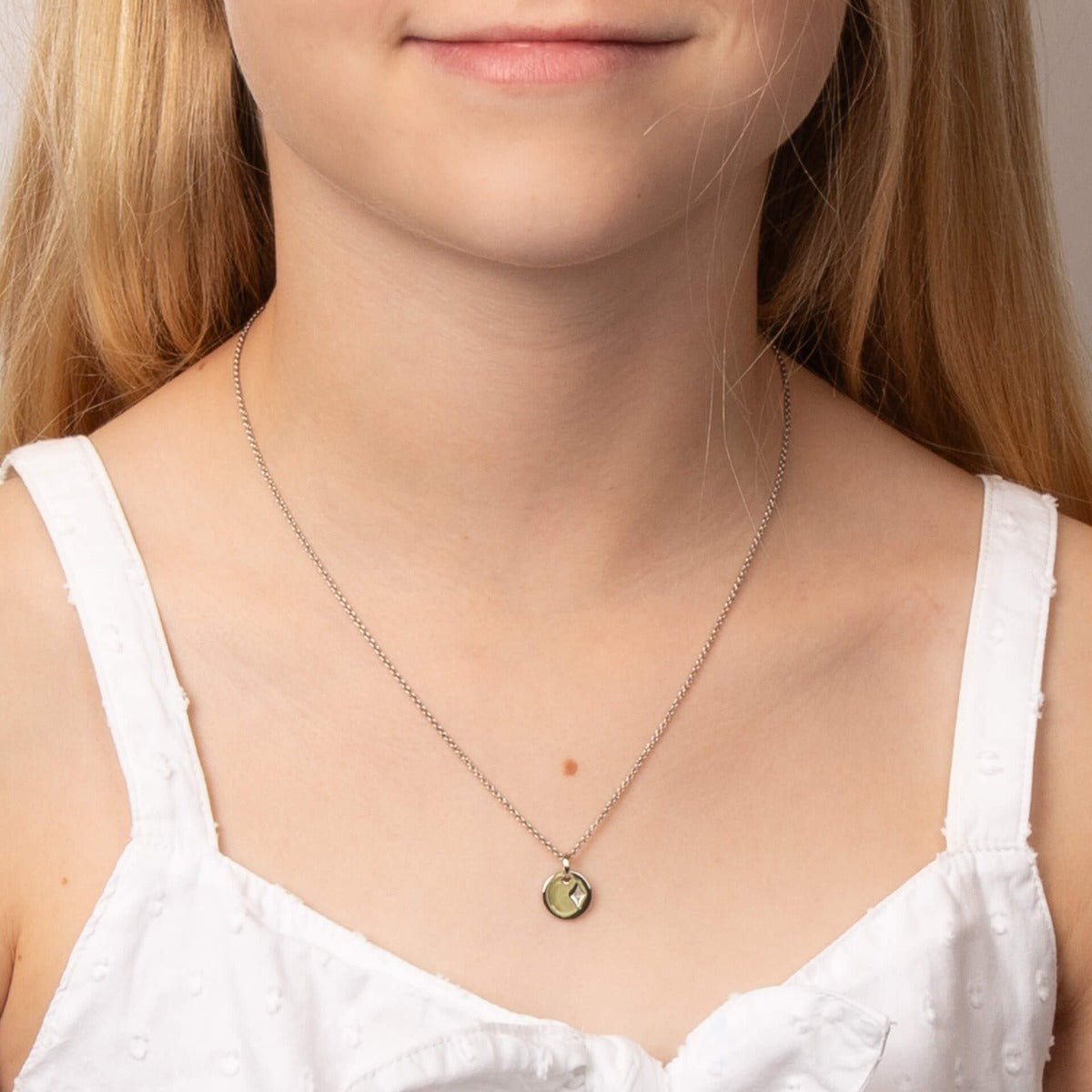 Round Pendant with Diamond Star