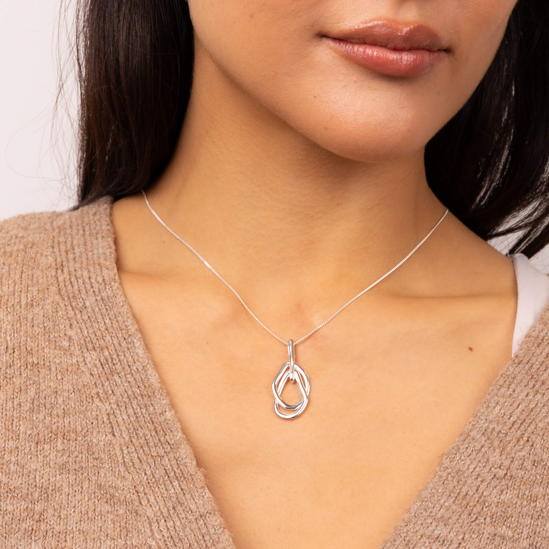 Organic Interlinking Drop Pendant